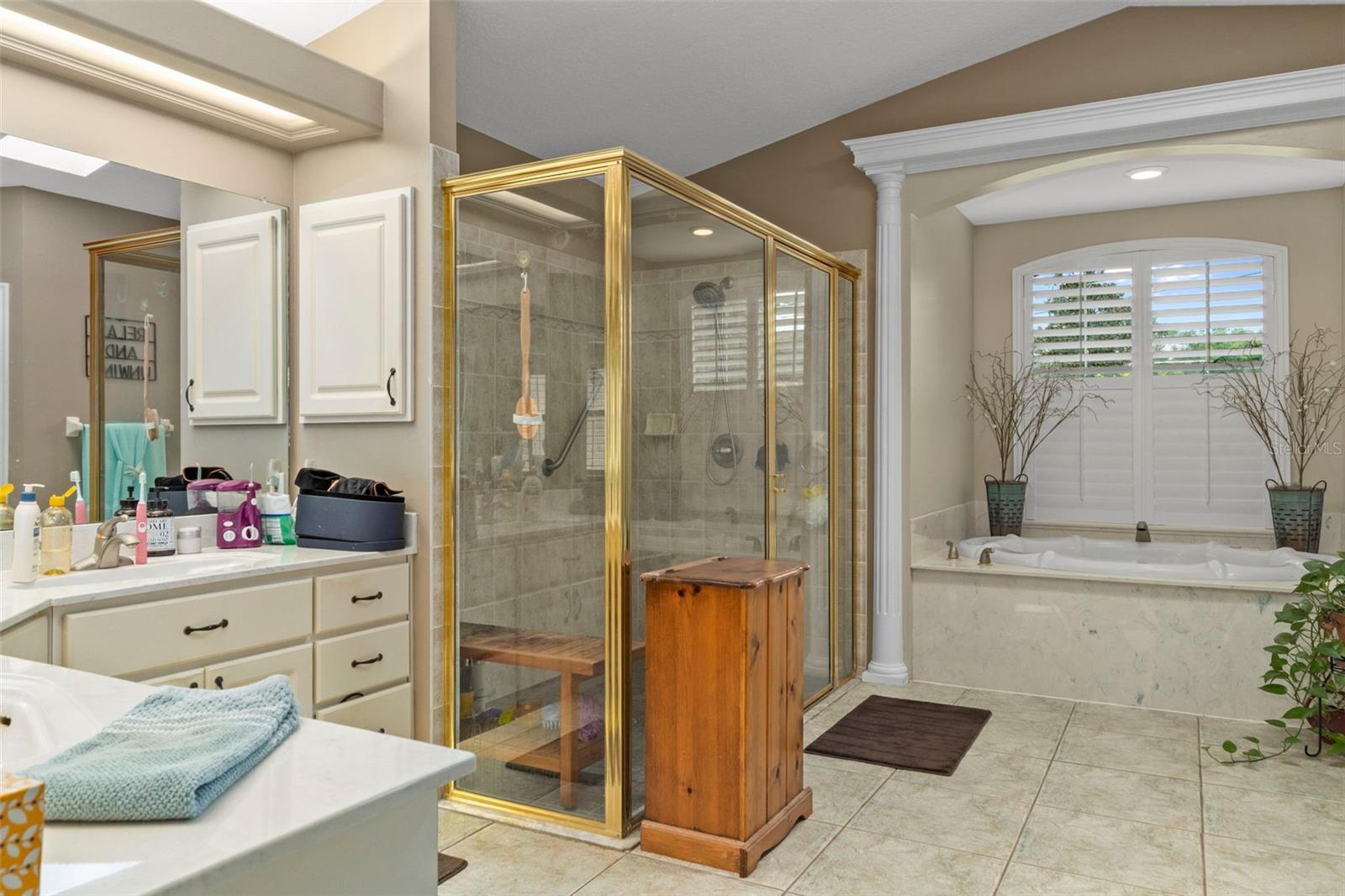 Listing photo id 17 for 5352 Mock Orange Drive