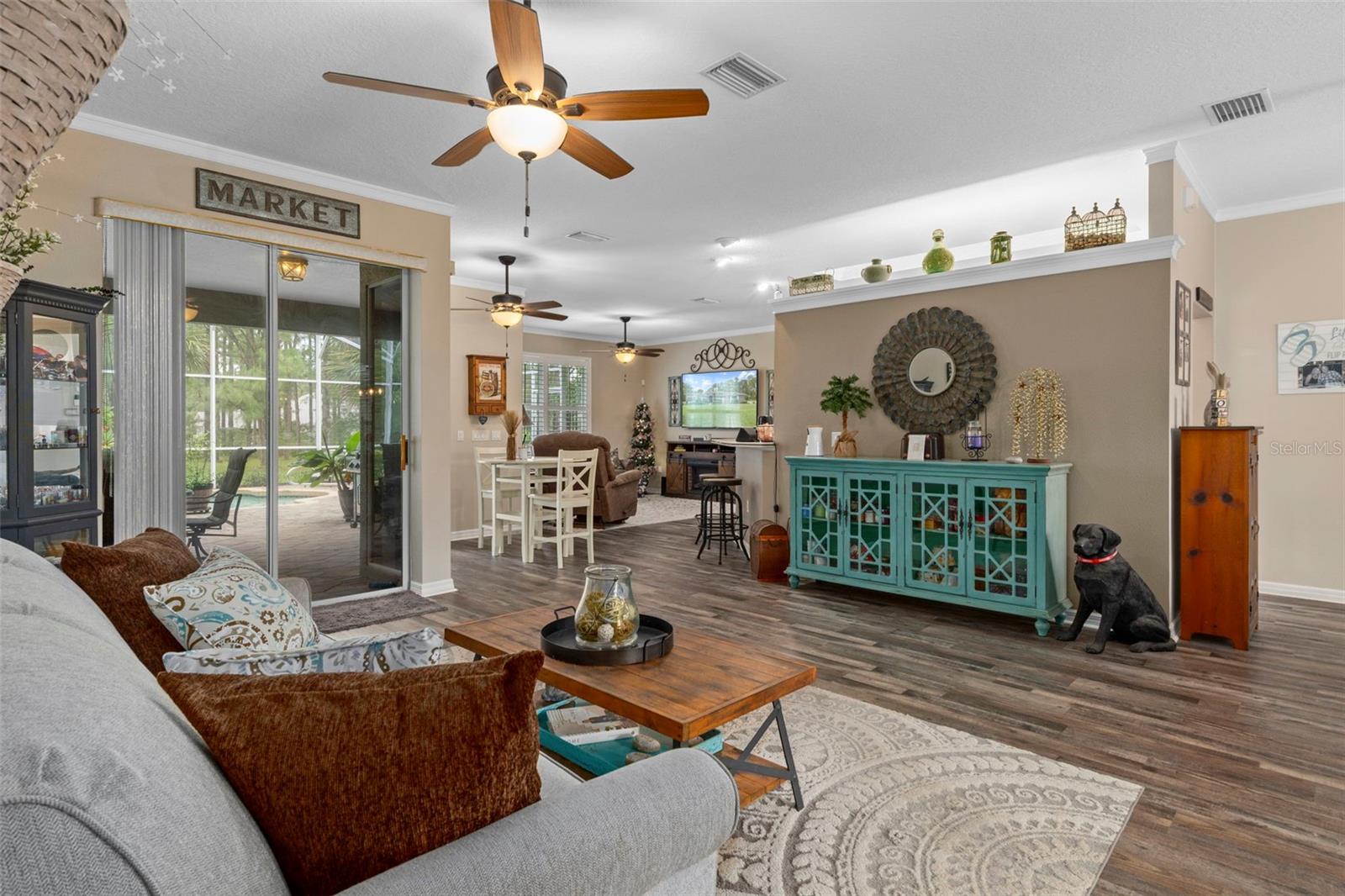 Listing photo id 19 for 5352 Mock Orange Drive