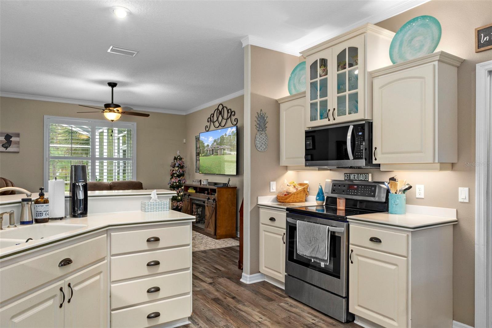 Listing photo id 24 for 5352 Mock Orange Drive