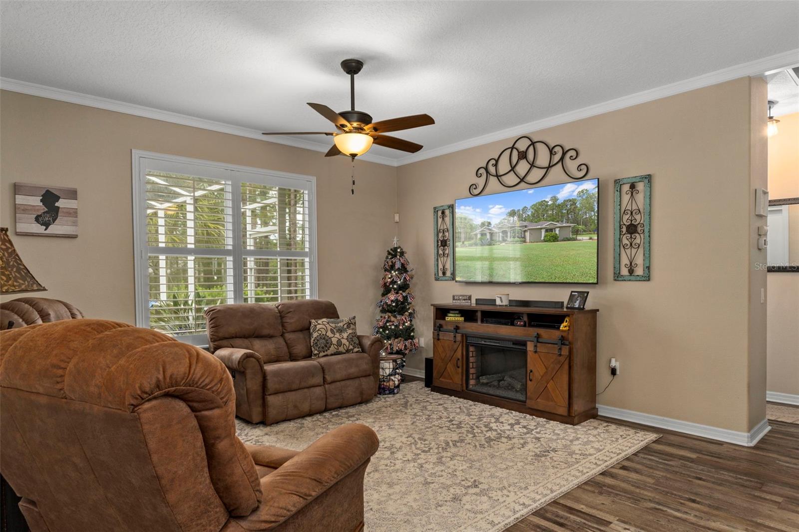 Listing photo id 26 for 5352 Mock Orange Drive