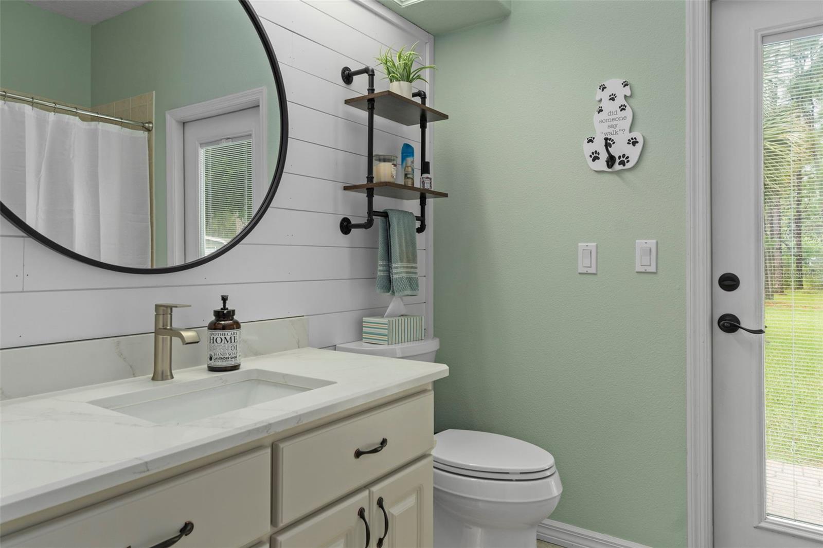 Listing photo id 31 for 5352 Mock Orange Drive