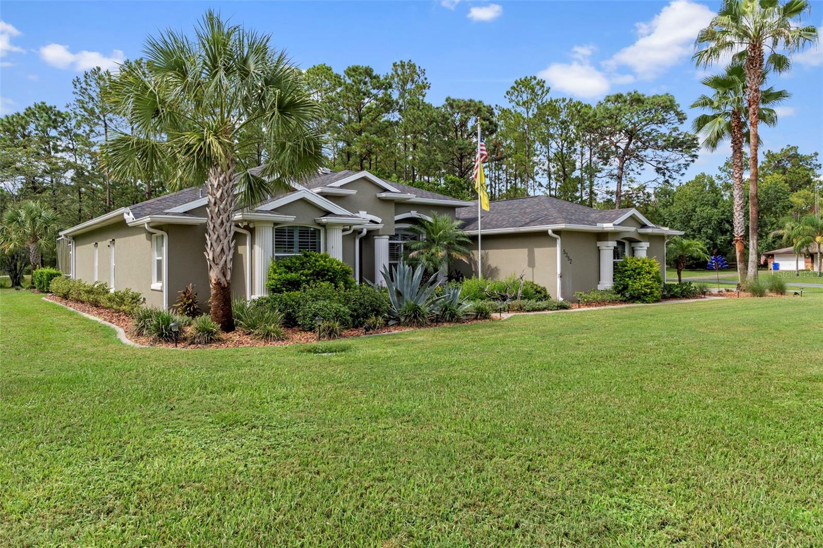 Listing photo id 2 for 5352 Mock Orange Drive