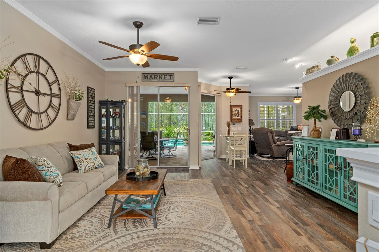 Listing photo id 4 for 5352 Mock Orange Drive