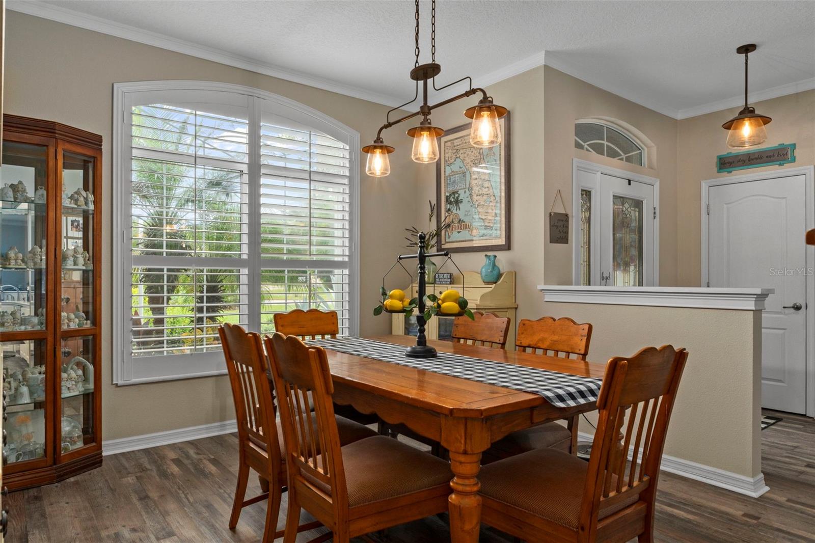Listing photo id 7 for 5352 Mock Orange Drive