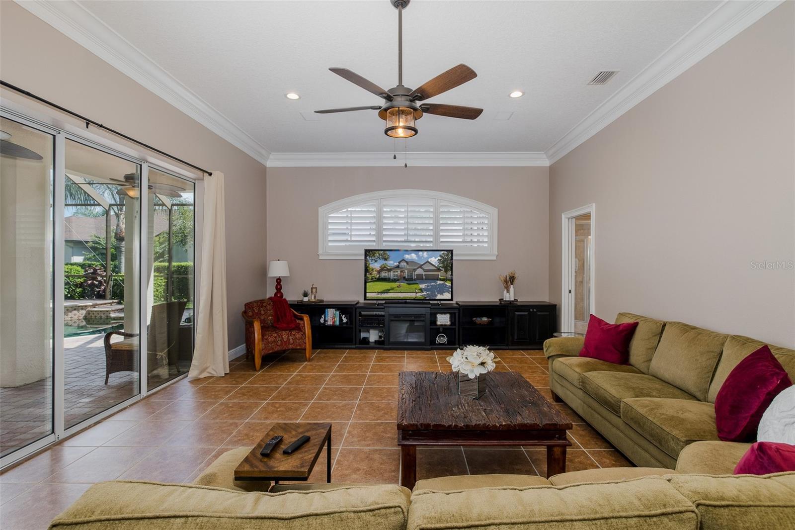 Listing photo id 11 for 1444 El Pardo Drive