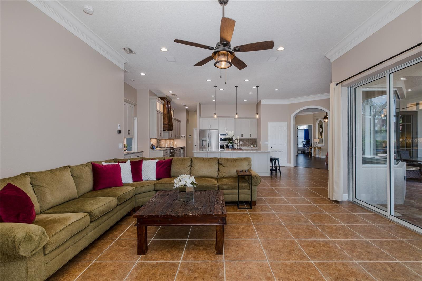 Listing photo id 12 for 1444 El Pardo Drive