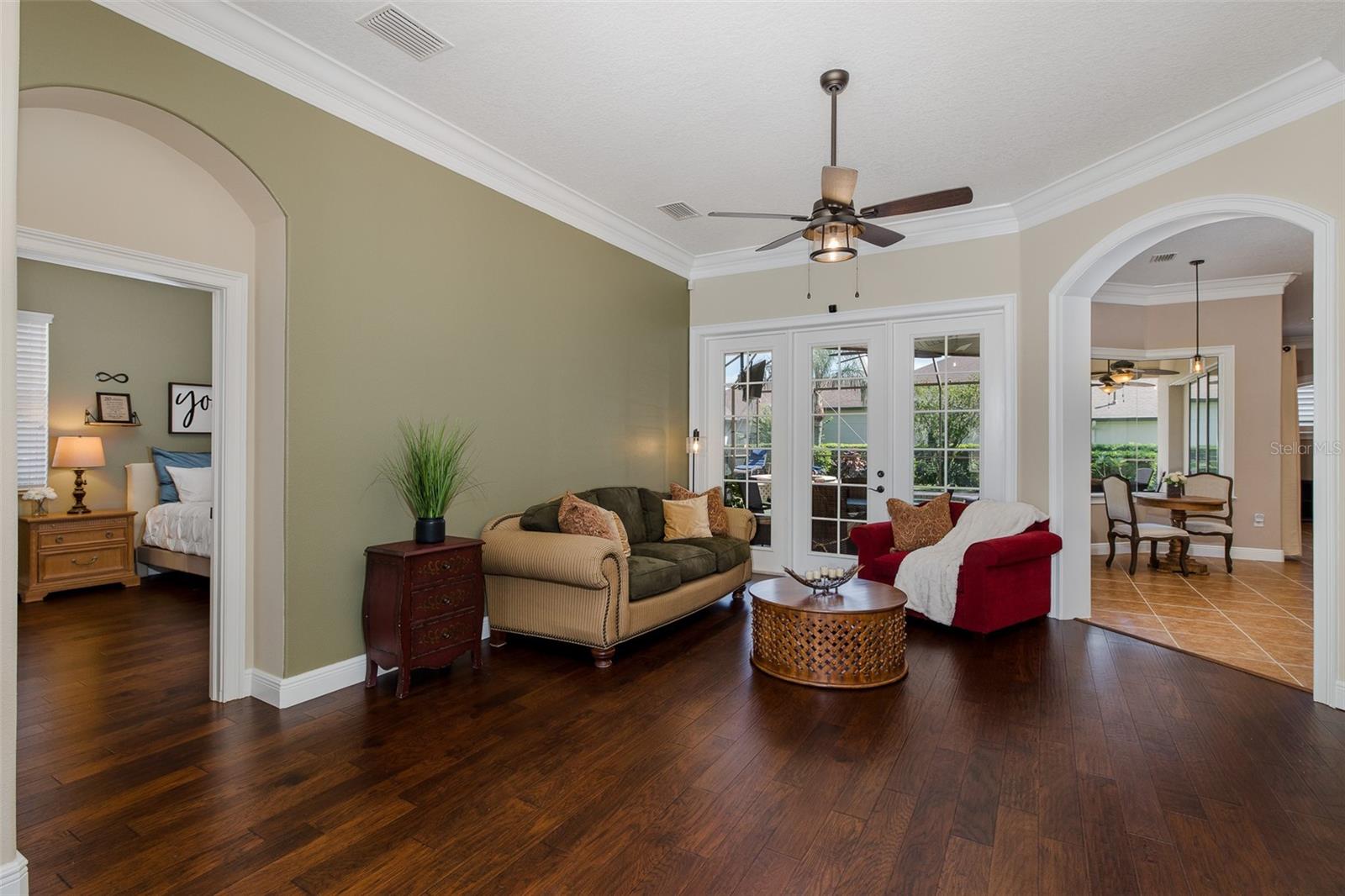 Listing photo id 16 for 1444 El Pardo Drive
