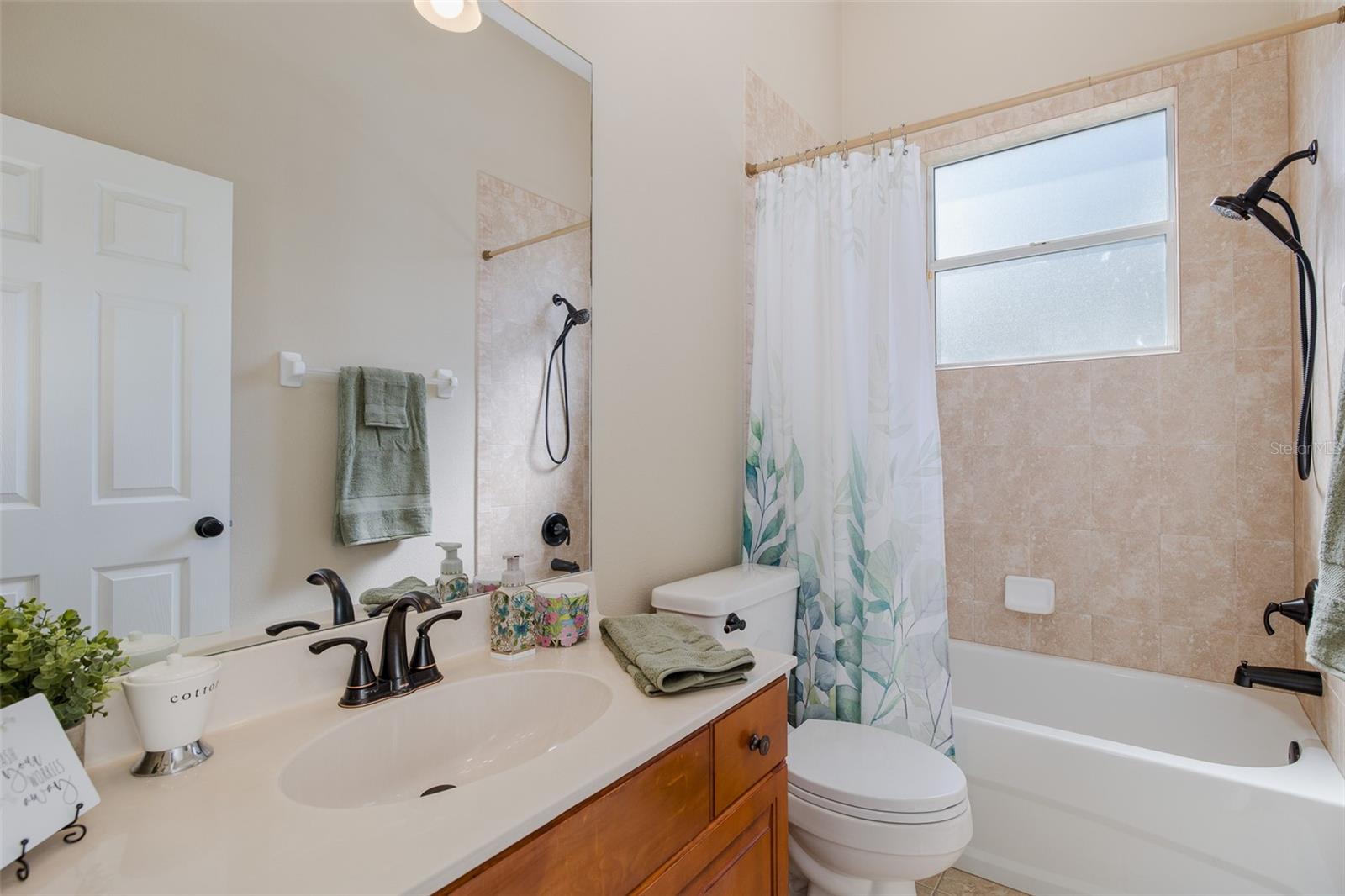 Listing photo id 31 for 1444 El Pardo Drive