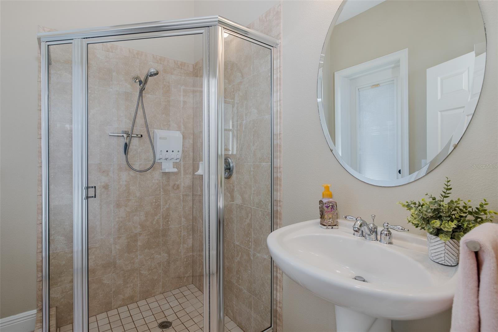 Listing photo id 37 for 1444 El Pardo Drive