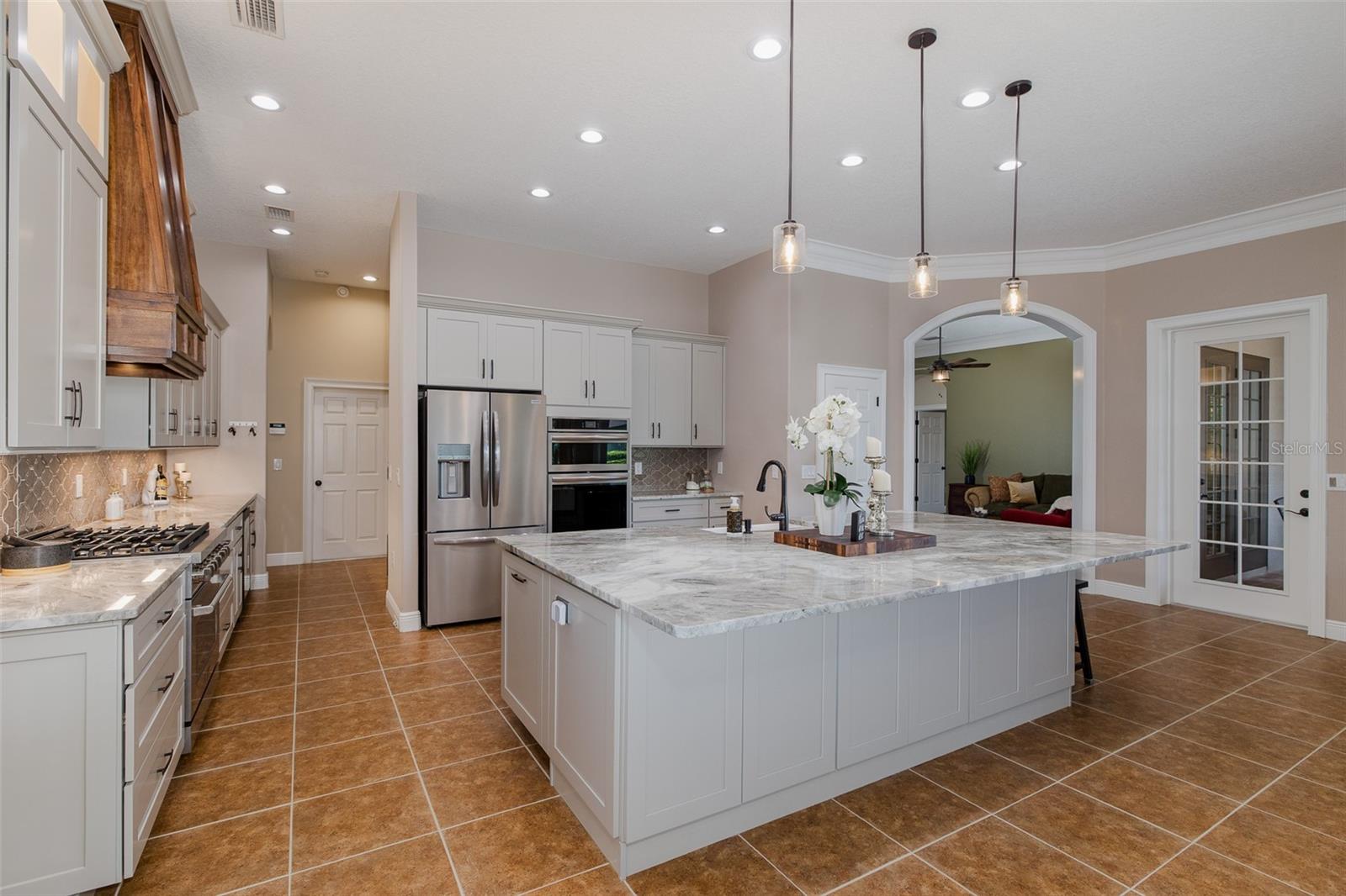 Listing photo id 2 for 1444 El Pardo Drive
