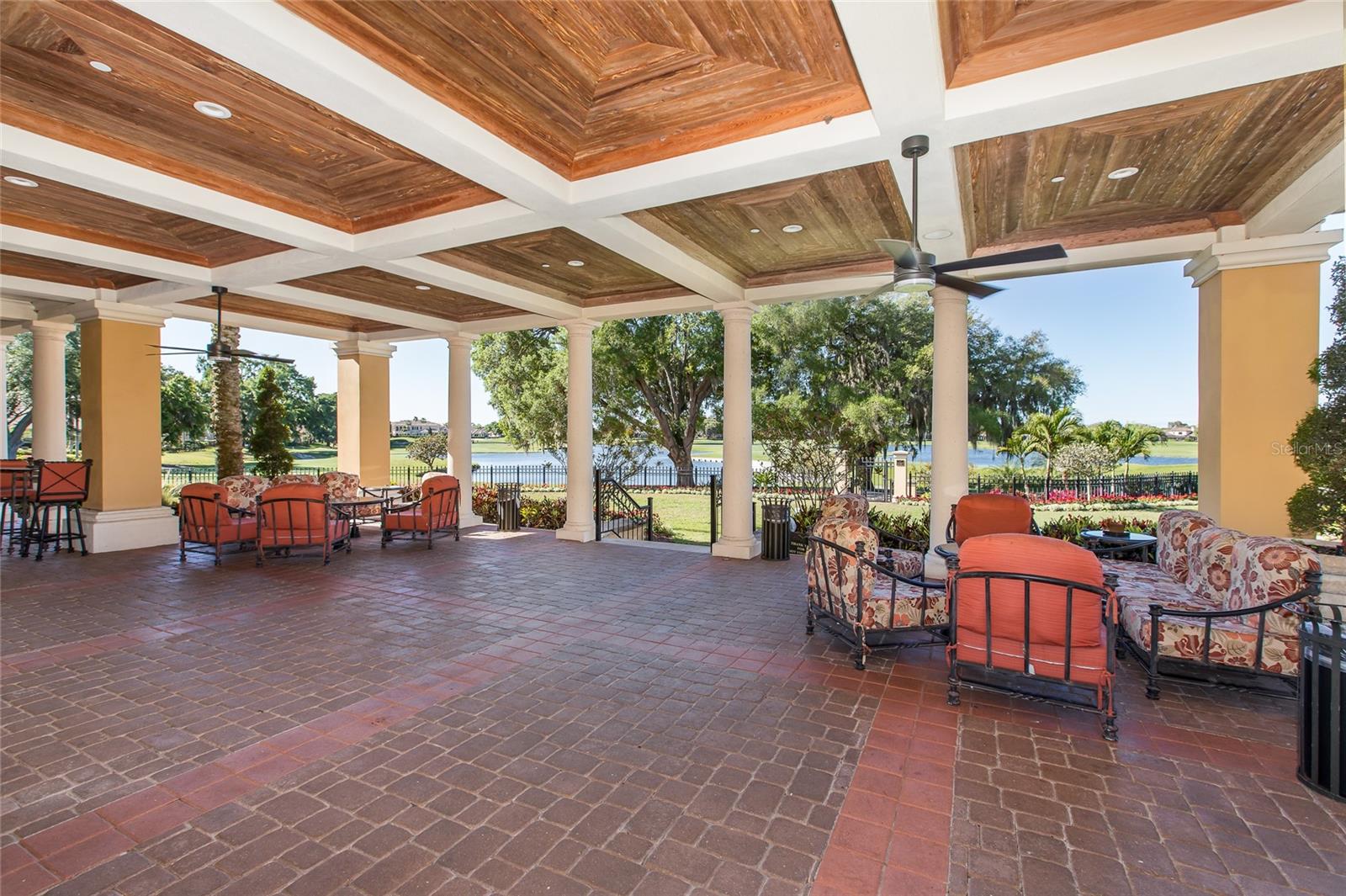 Listing photo id 90 for 1444 El Pardo Drive