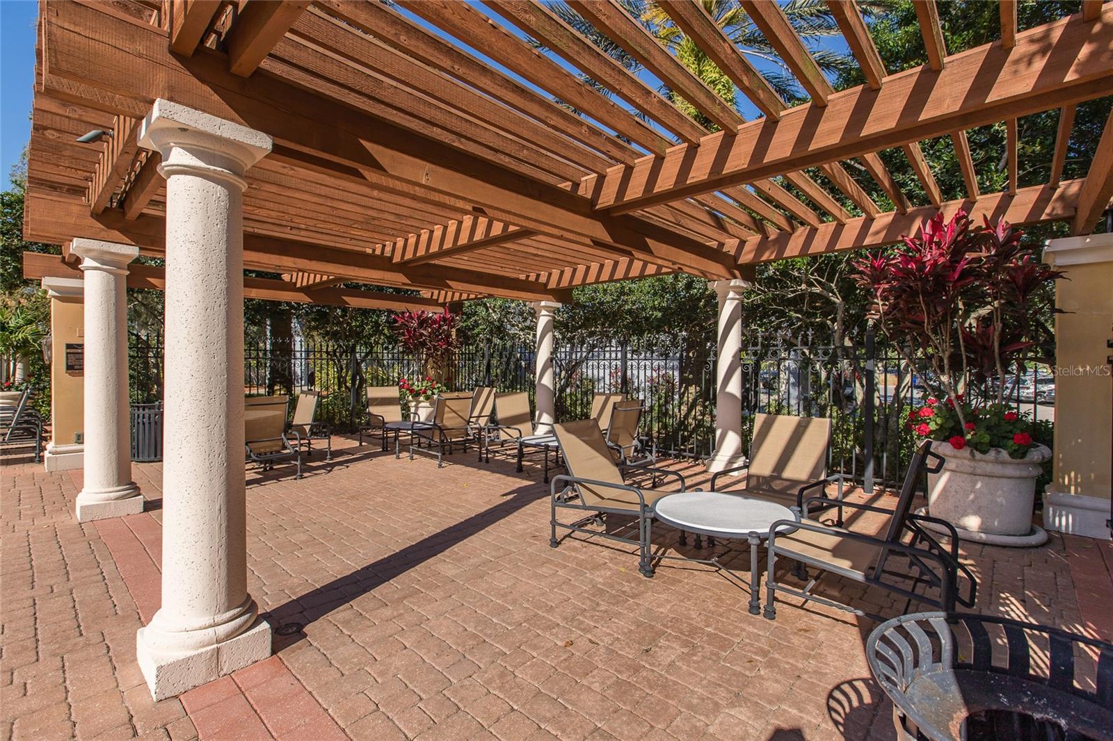 Listing photo id 94 for 1444 El Pardo Drive