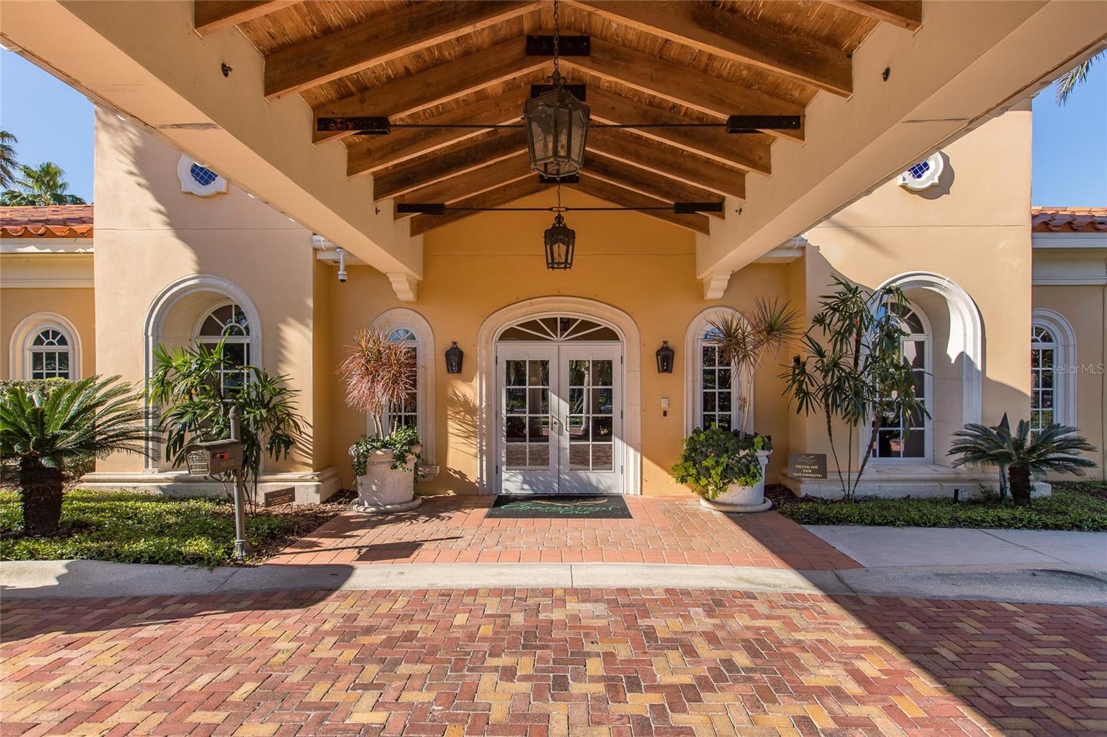 Listing photo id 96 for 1444 El Pardo Drive