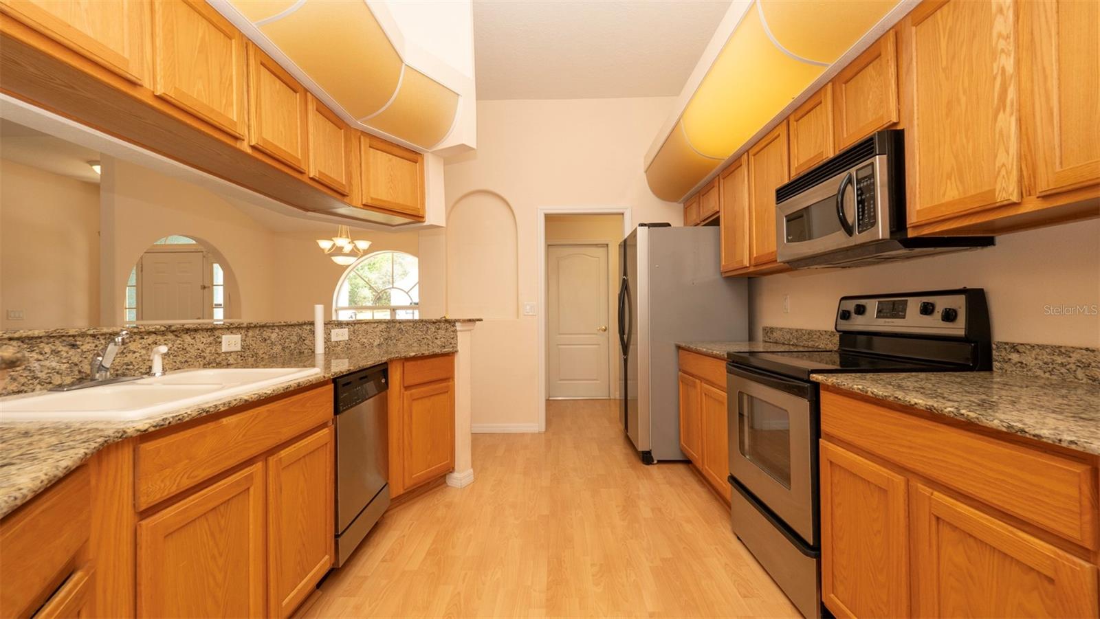 Listing photo id 9 for 10295 Dotted Wren Avenue