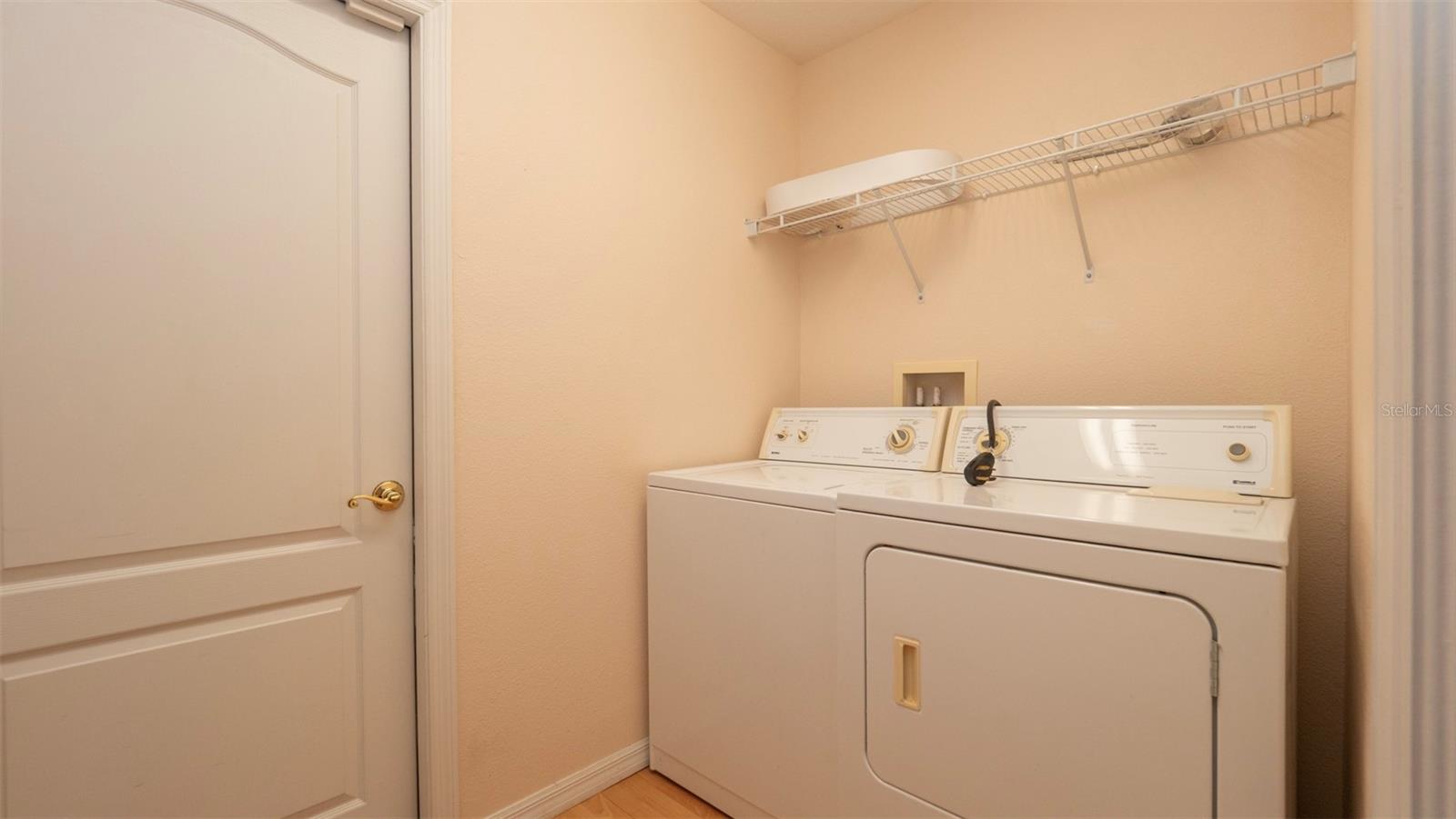 Listing photo id 13 for 10295 Dotted Wren Avenue
