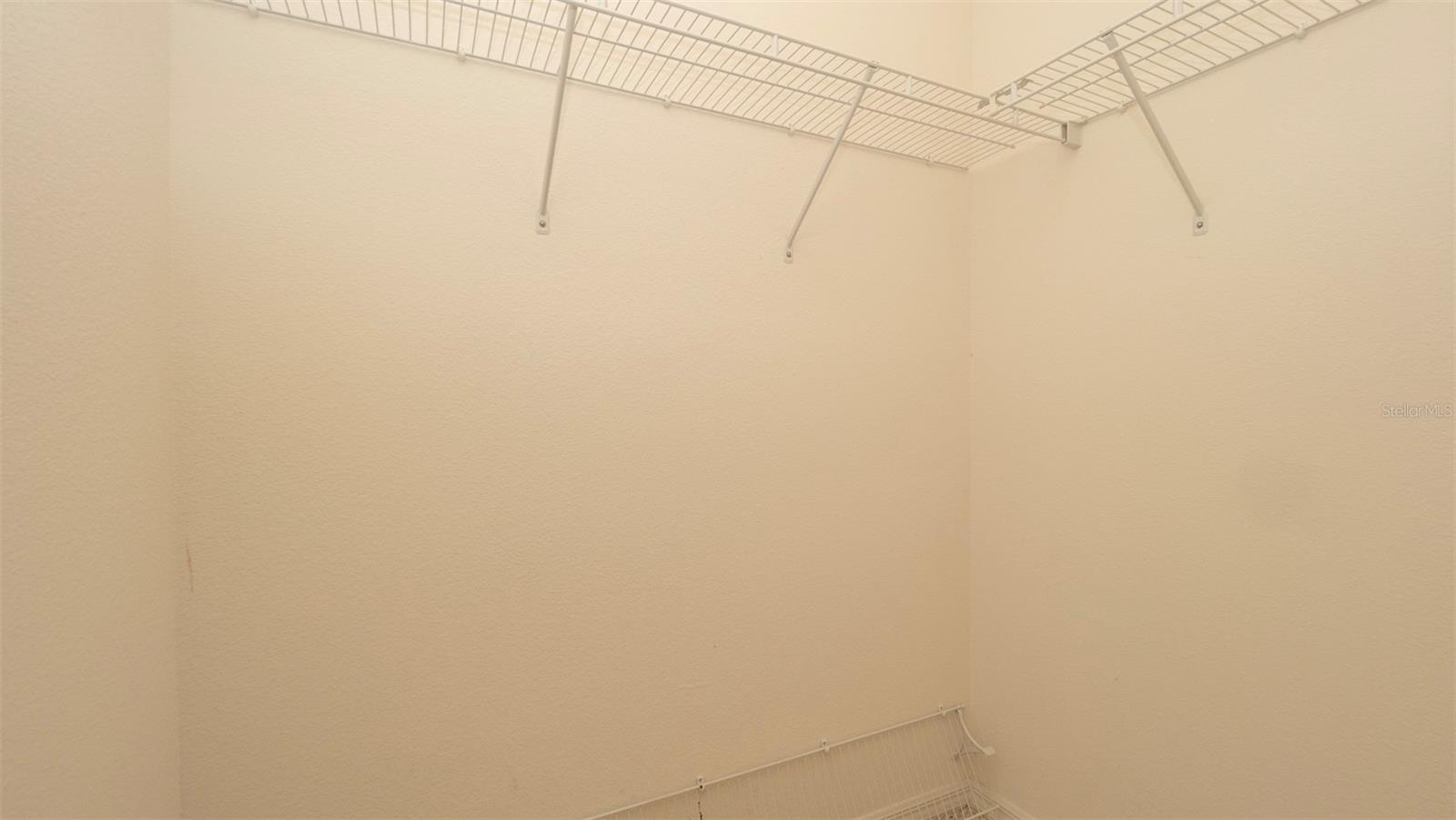 Listing photo id 16 for 10295 Dotted Wren Avenue