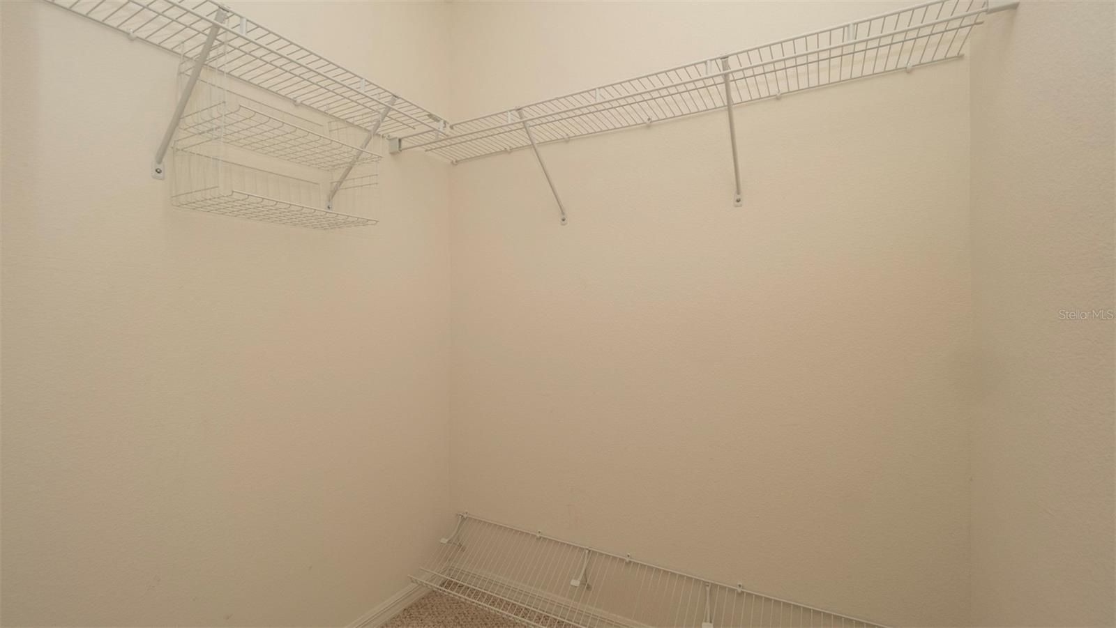 Listing photo id 17 for 10295 Dotted Wren Avenue
