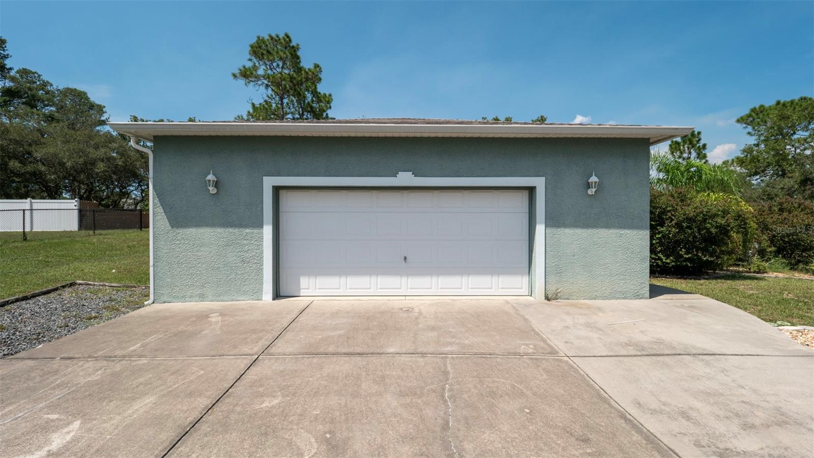 Listing photo id 31 for 10295 Dotted Wren Avenue