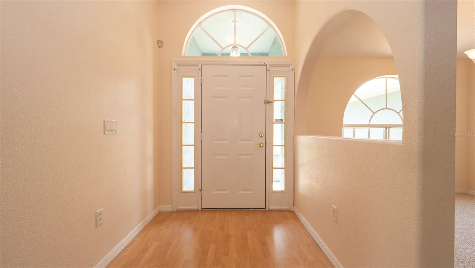 Listing photo id 2 for 10295 Dotted Wren Avenue