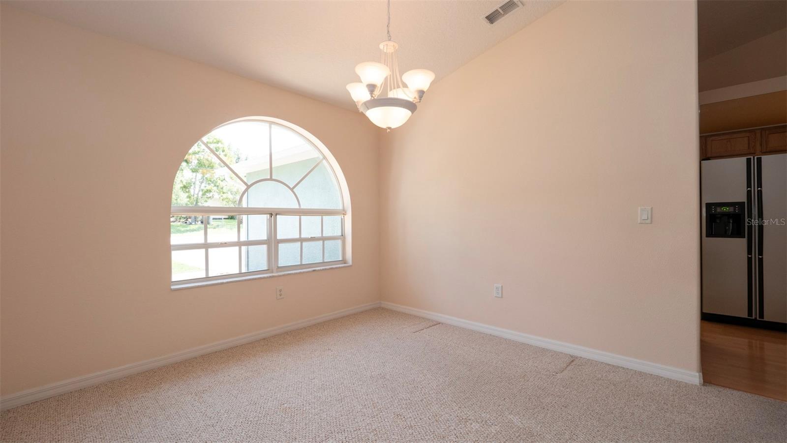 Listing photo id 3 for 10295 Dotted Wren Avenue