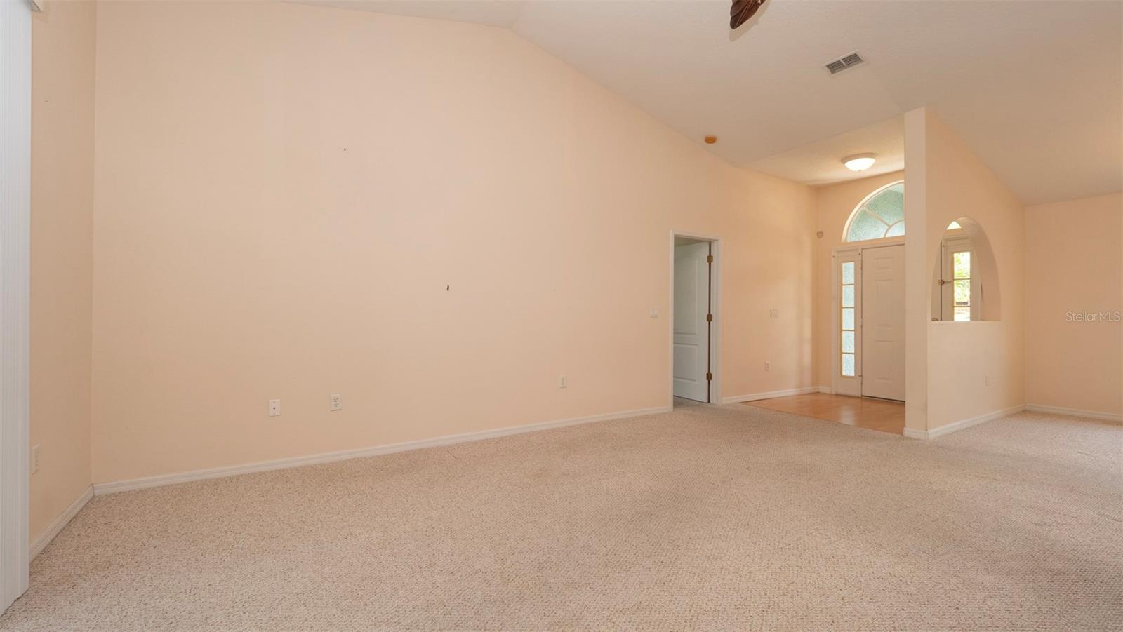 Listing photo id 6 for 10295 Dotted Wren Avenue
