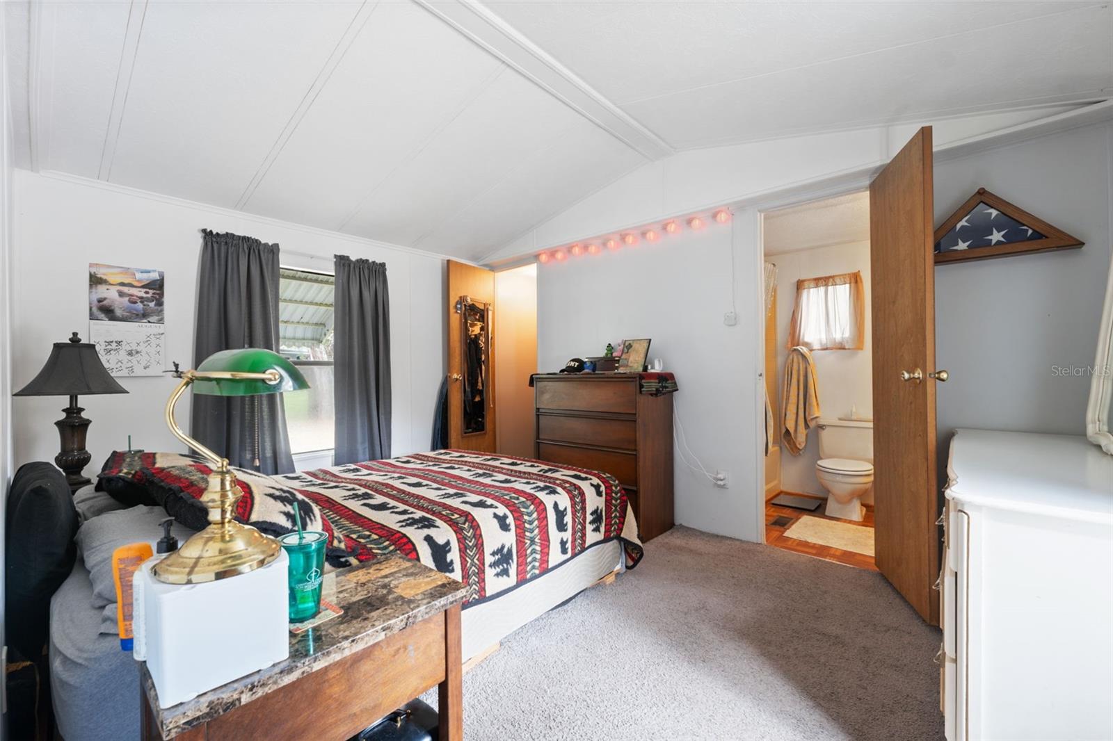 Listing photo id 13 for 8364 Normandy Drive