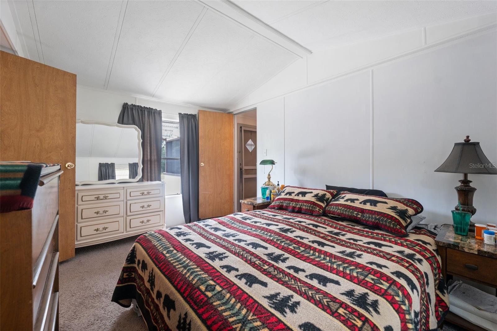 Listing photo id 14 for 8364 Normandy Drive
