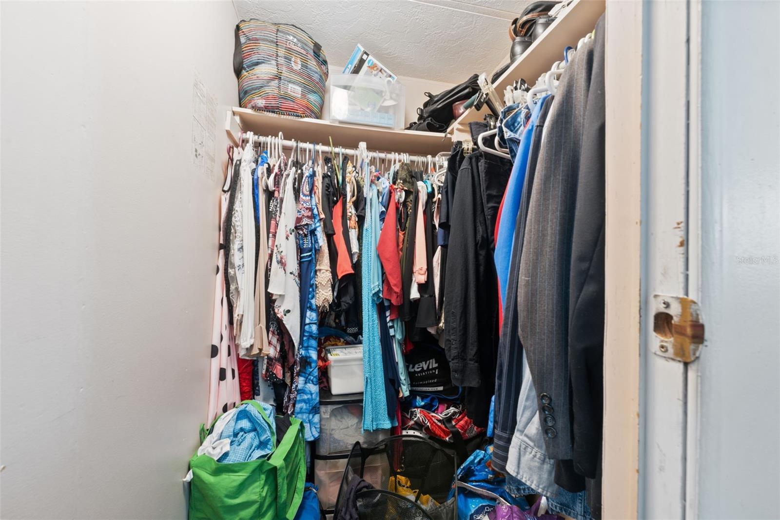 Listing photo id 15 for 8364 Normandy Drive