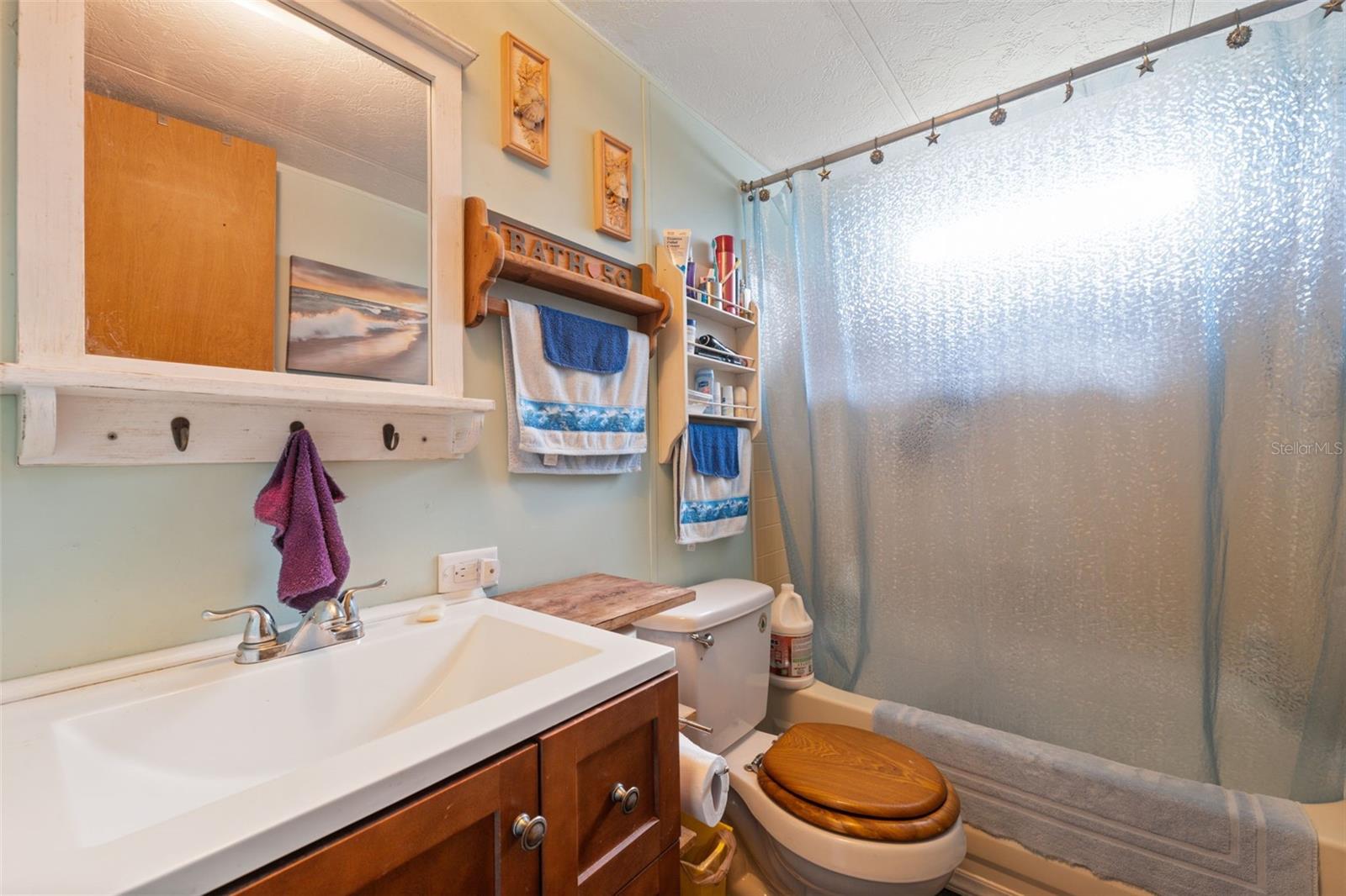 Listing photo id 20 for 8364 Normandy Drive