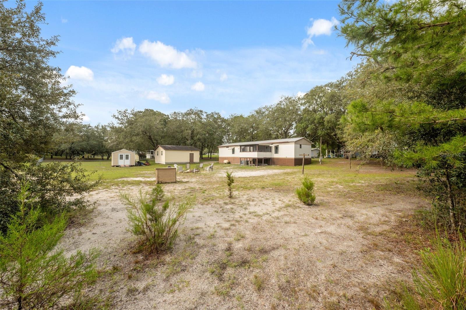 Listing photo id 23 for 8364 Normandy Drive