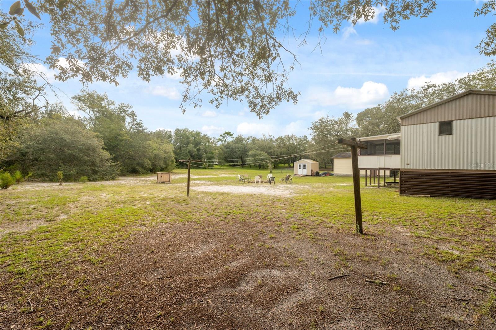 Listing photo id 24 for 8364 Normandy Drive