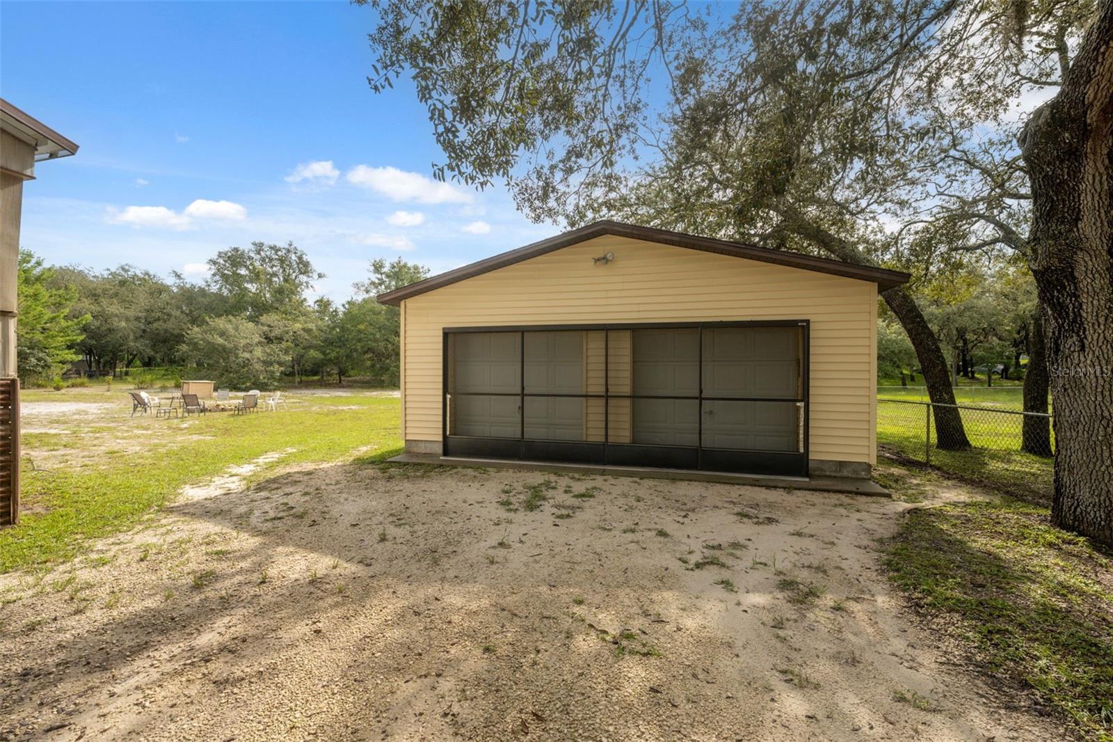 Listing photo id 28 for 8364 Normandy Drive
