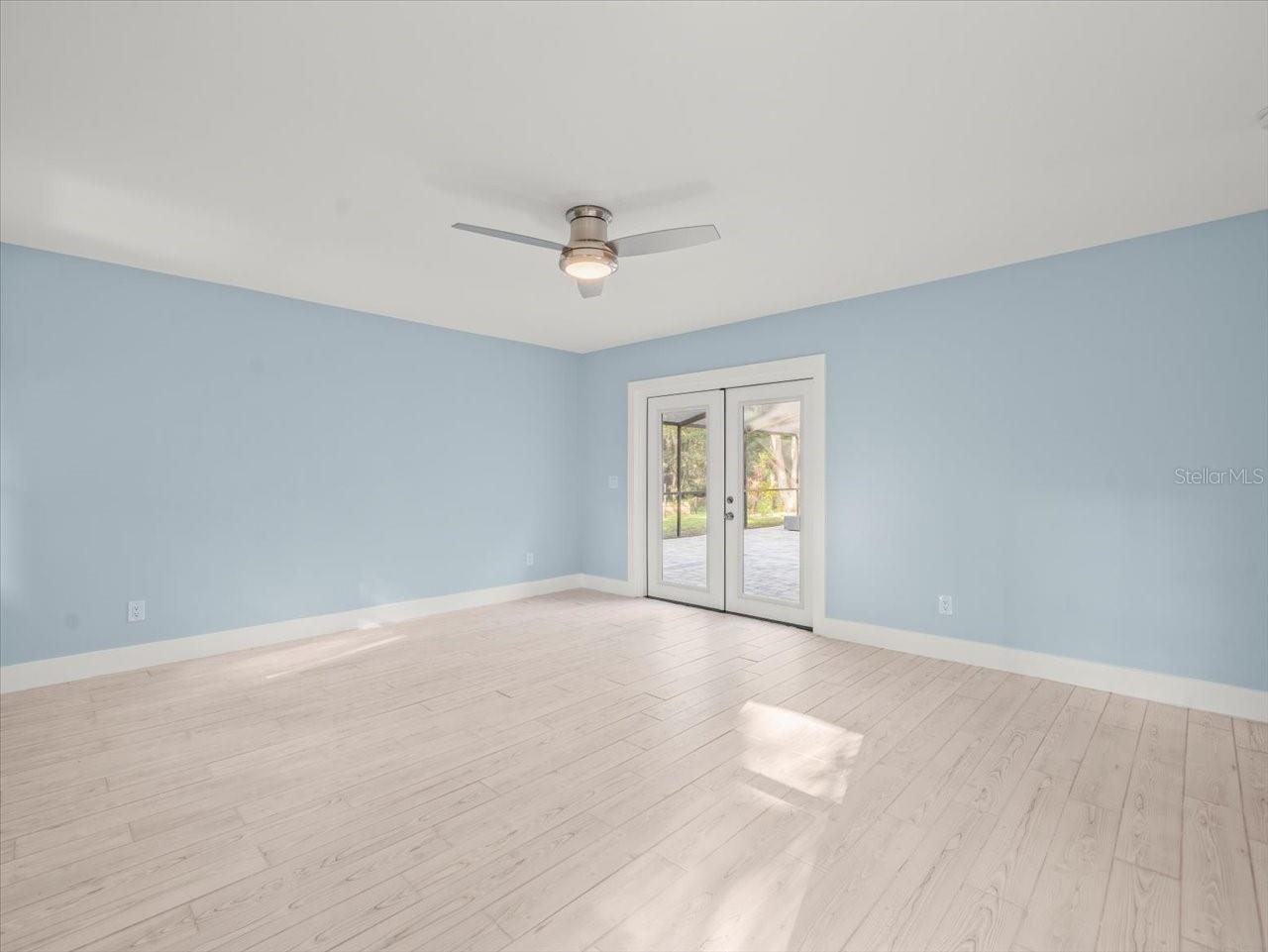 Image 19 of 56 For 11815 Waterway Drive