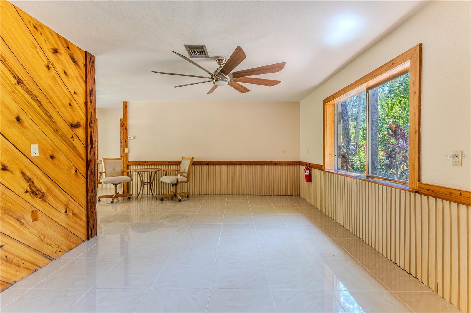 Image 10 of 71 For 5989 Palm Creek Drive