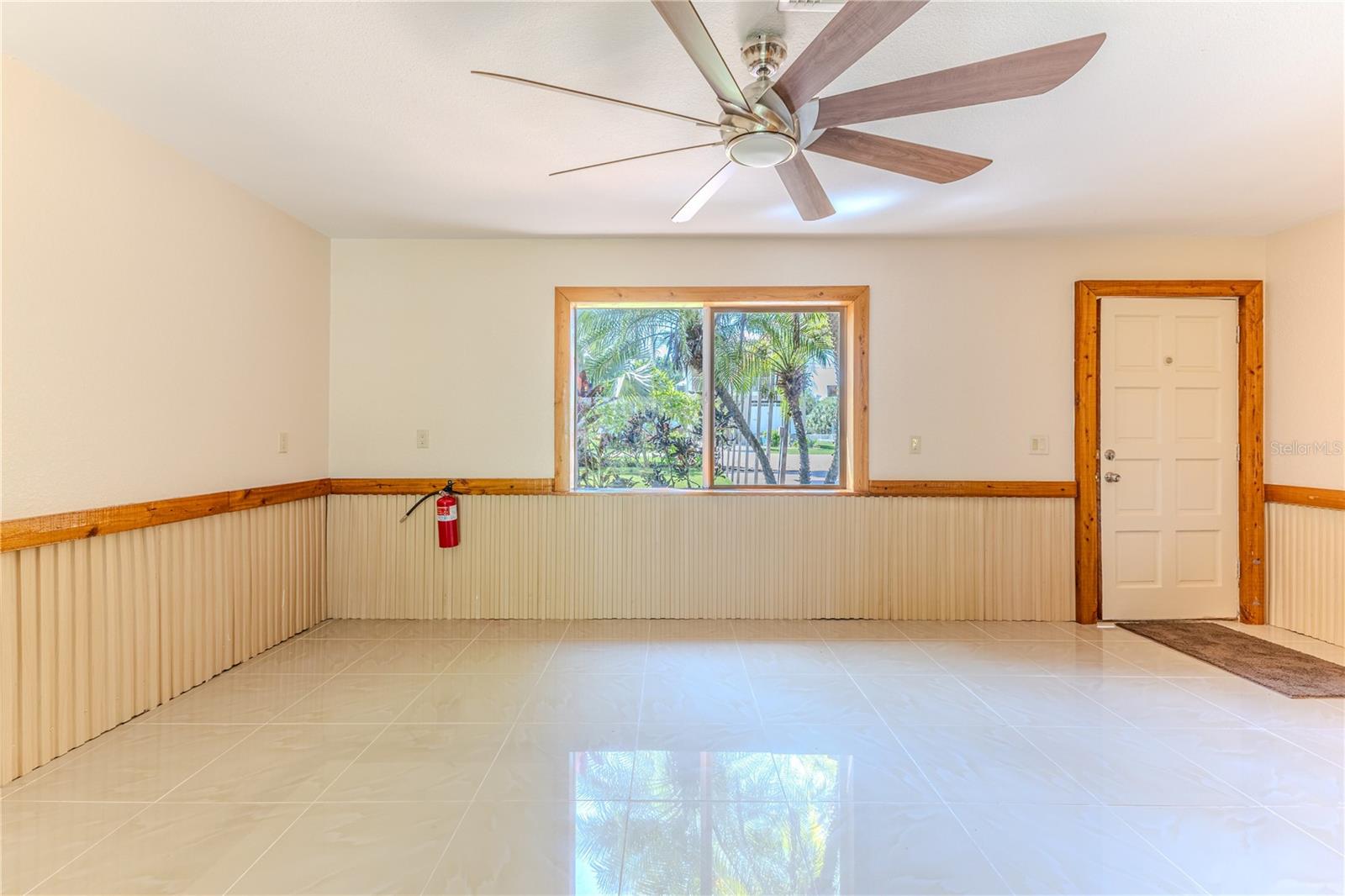 Image 11 of 71 For 5989 Palm Creek Drive