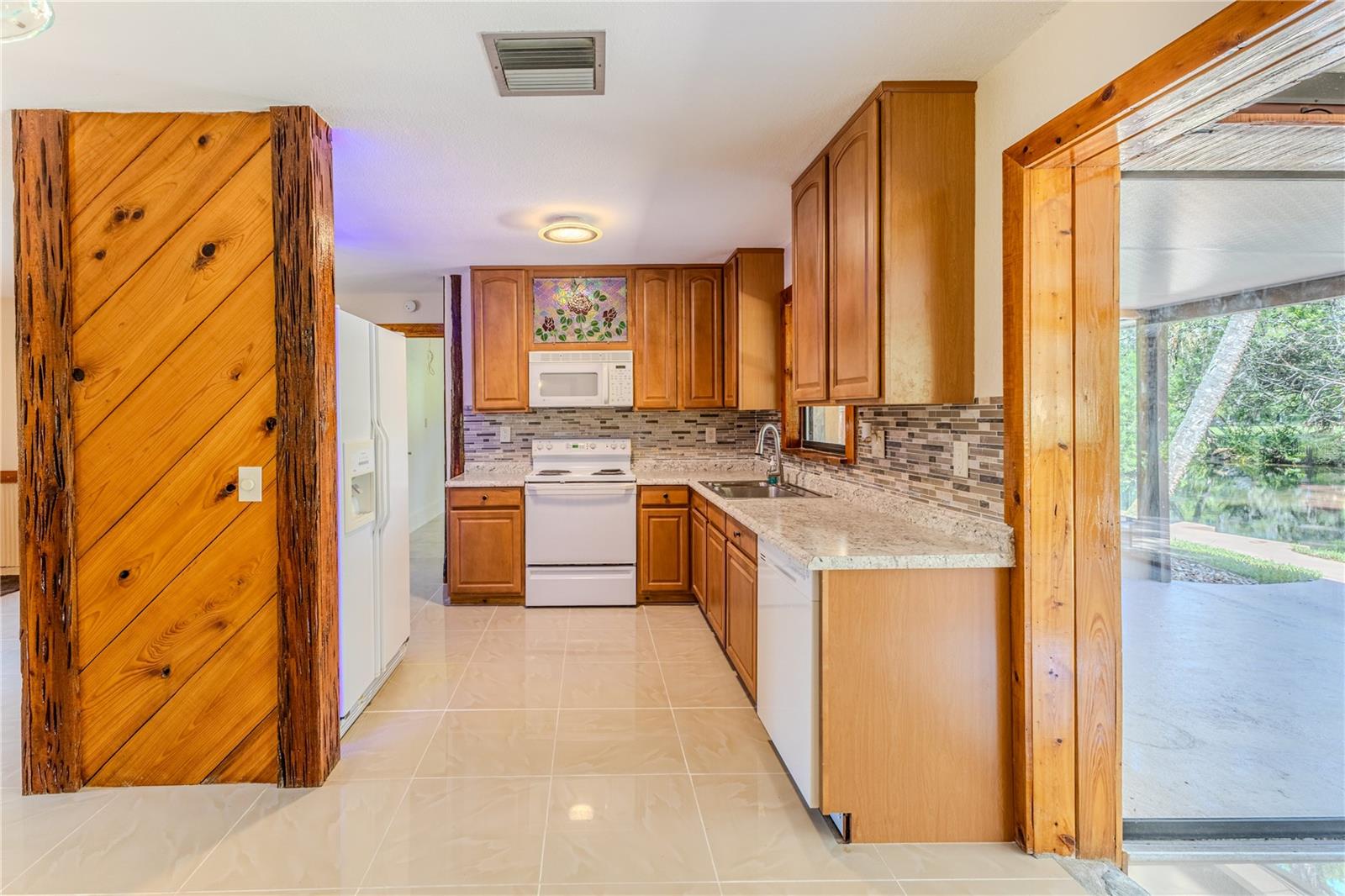 Image 17 of 71 For 5989 Palm Creek Drive