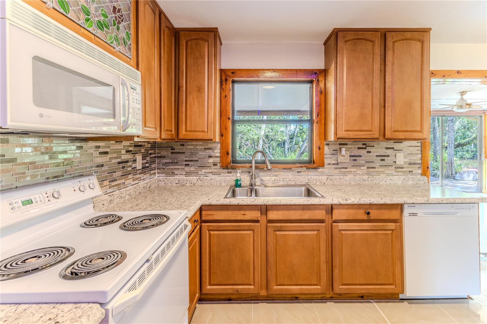 Image 18 of 71 For 5989 Palm Creek Drive