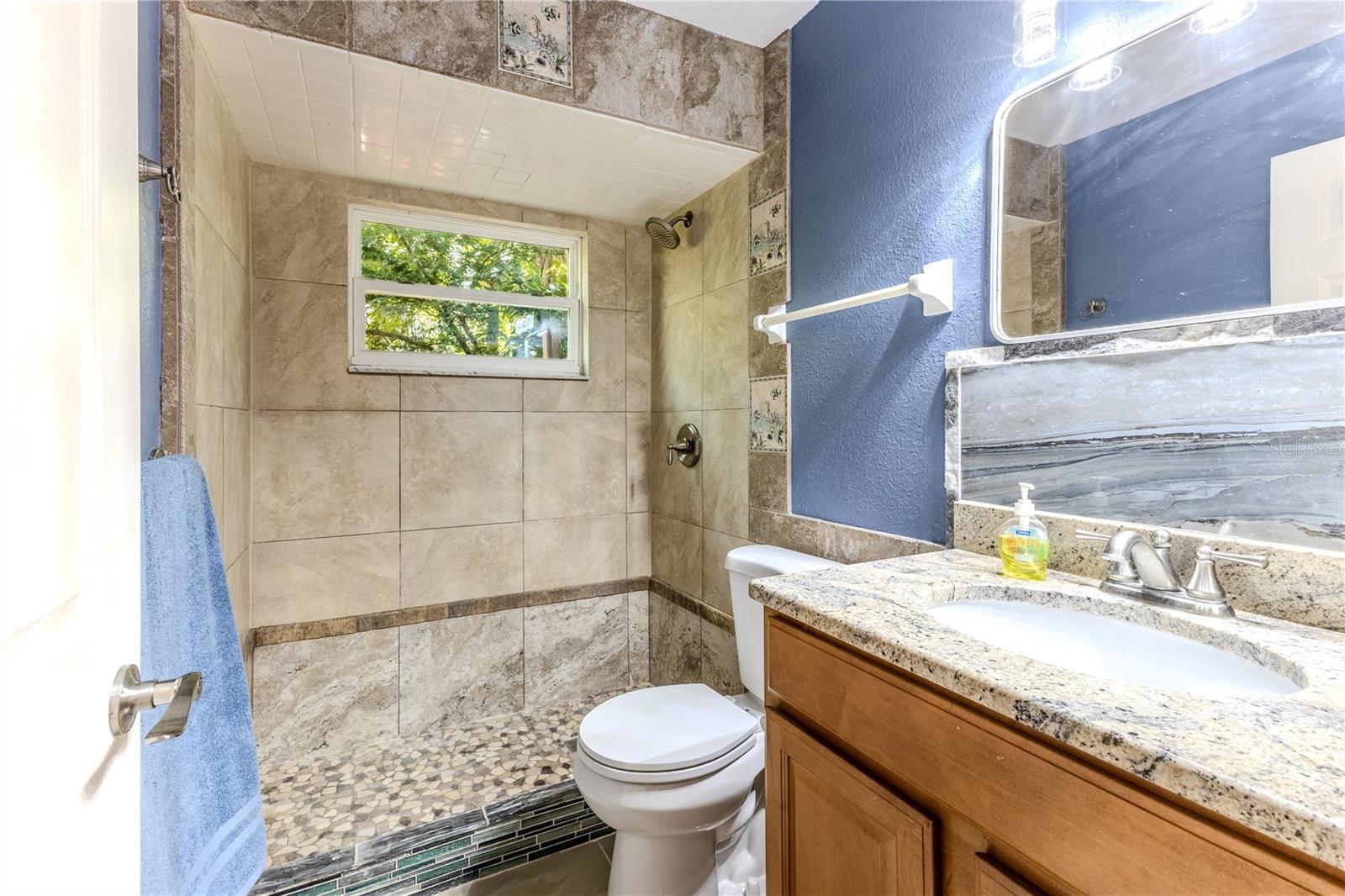 Image 23 of 71 For 5989 Palm Creek Drive