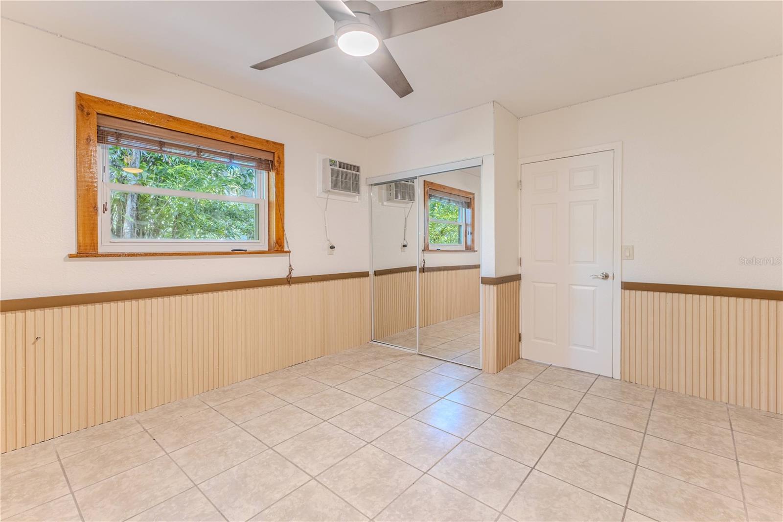 Image 27 of 71 For 5989 Palm Creek Drive