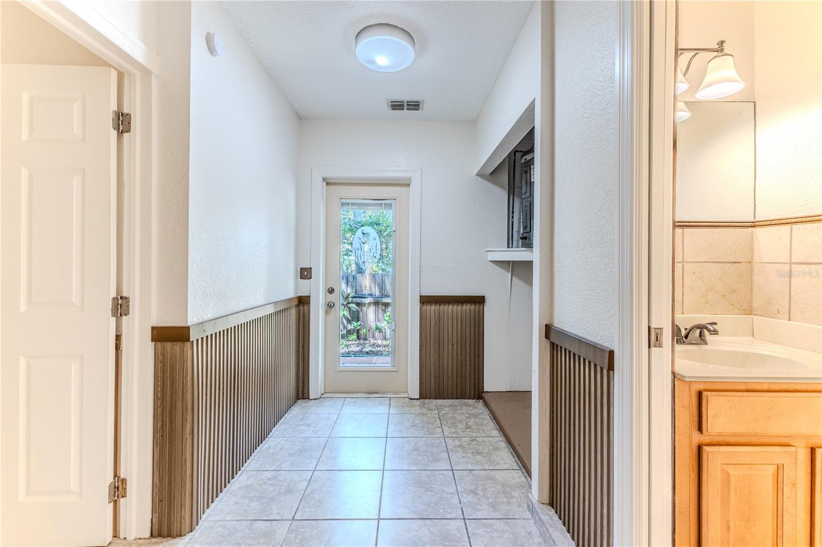 Image 29 of 71 For 5989 Palm Creek Drive