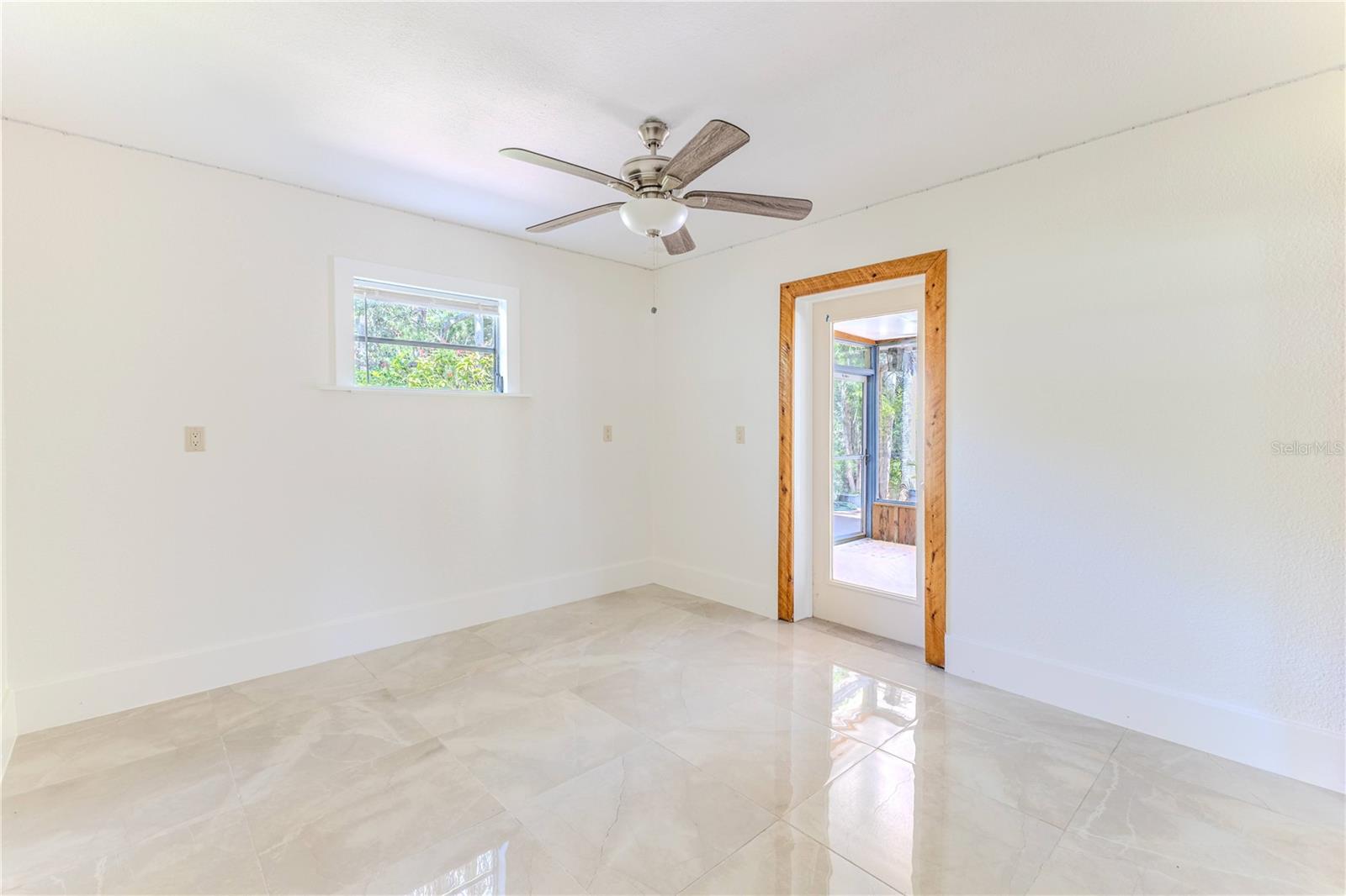 Image 33 of 71 For 5989 Palm Creek Drive