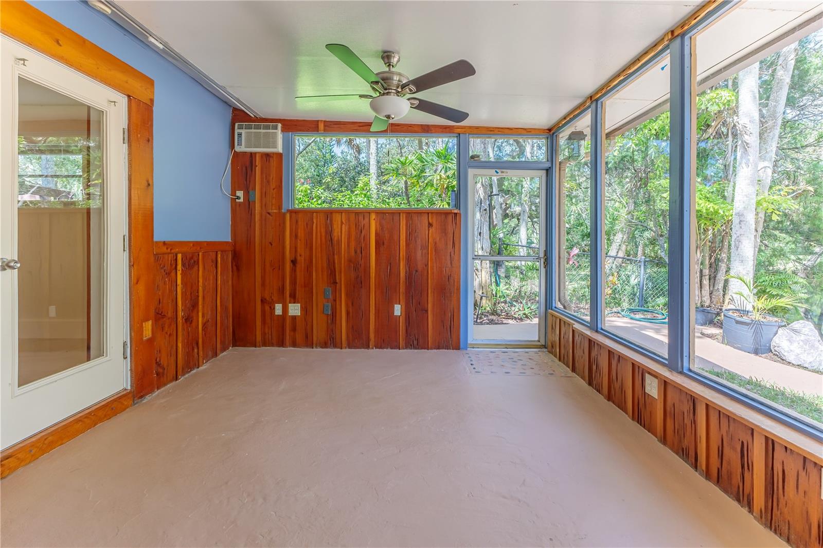 Image 35 of 71 For 5989 Palm Creek Drive