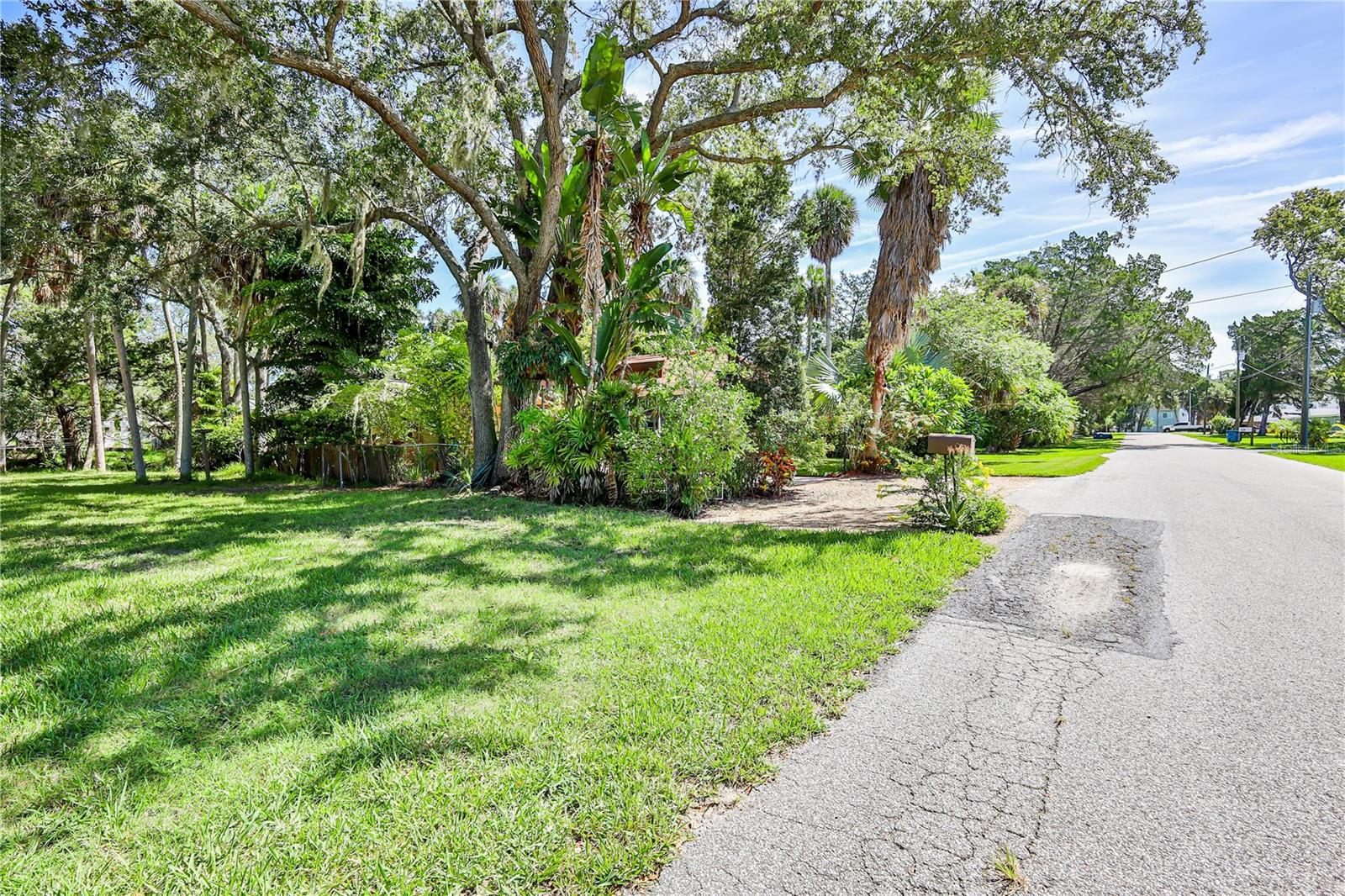 Image 7 of 71 For 5989 Palm Creek Drive