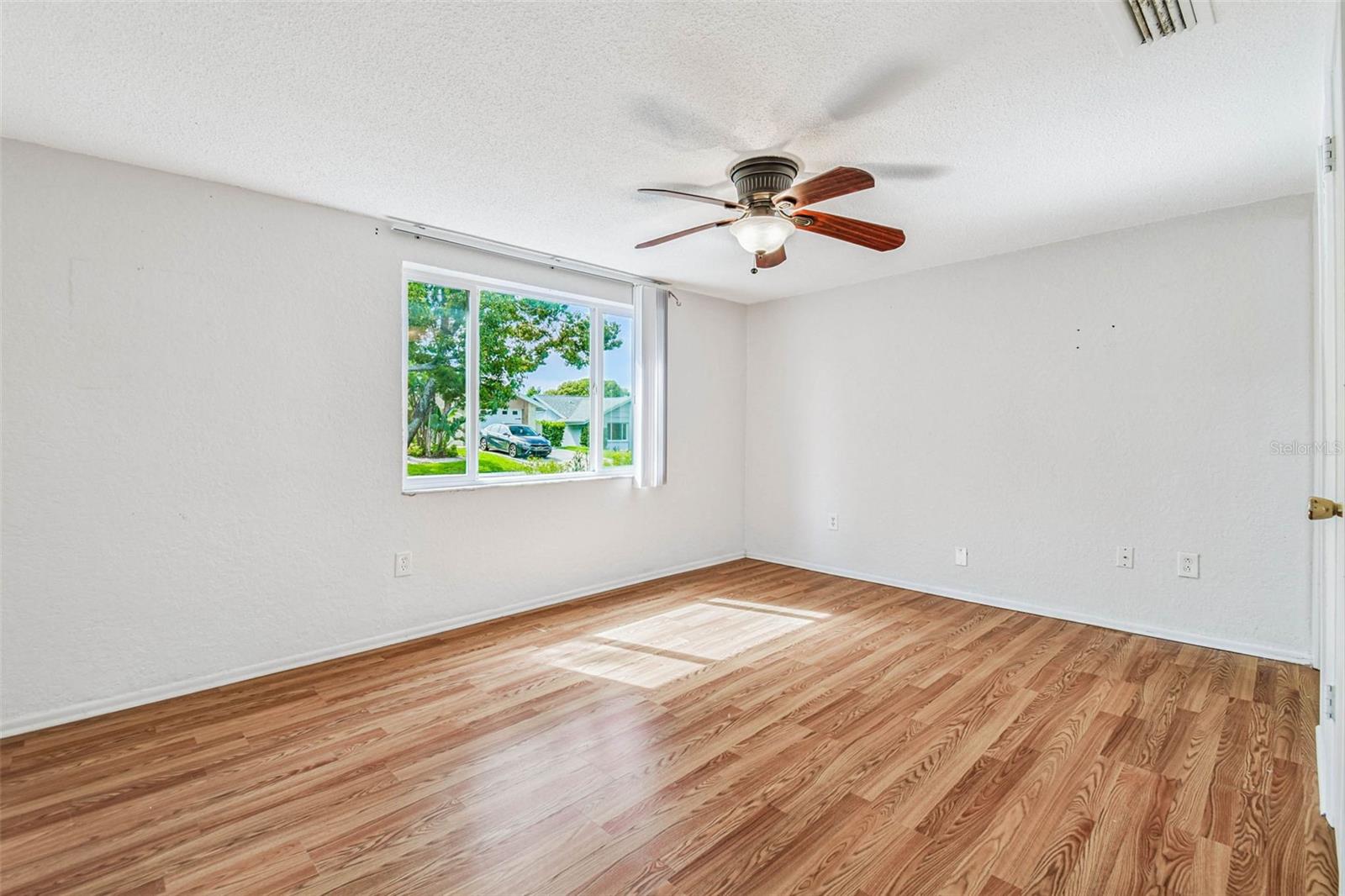 Image 12 of 28 For 12404 Cobble Stone Drive