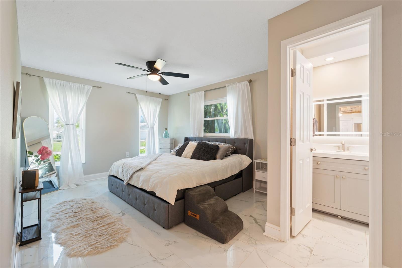 Image 23 of 37 For 7711 Hatteras Drive