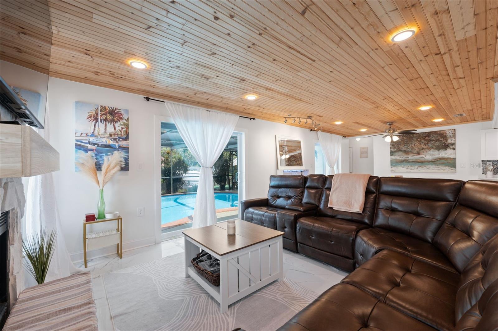 Image 25 of 37 For 7711 Hatteras Drive
