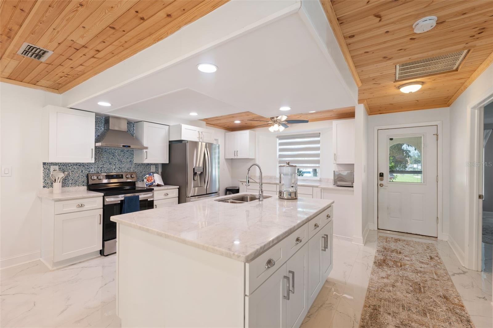 Image 30 of 37 For 7711 Hatteras Drive