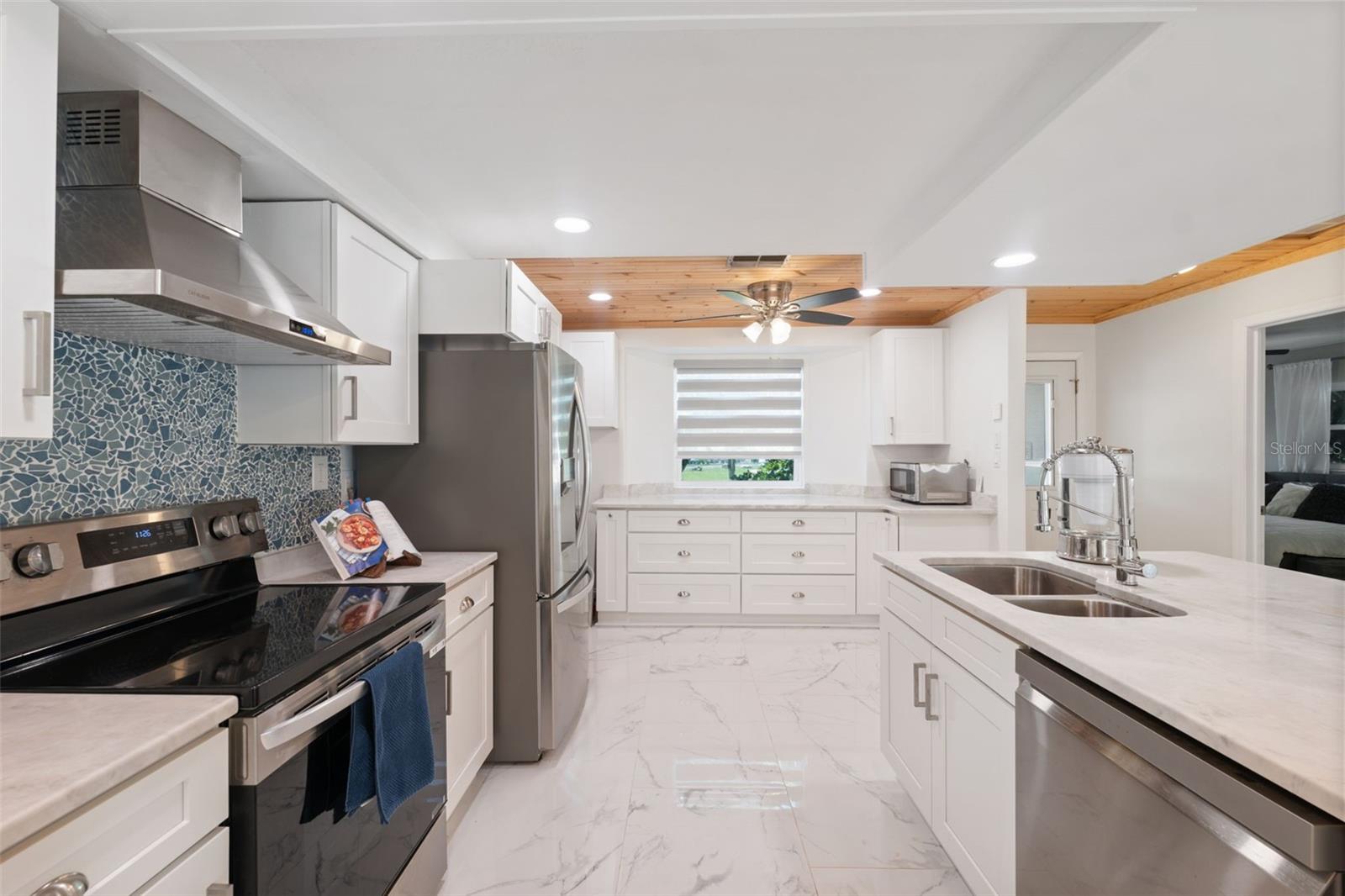 Image 31 of 37 For 7711 Hatteras Drive