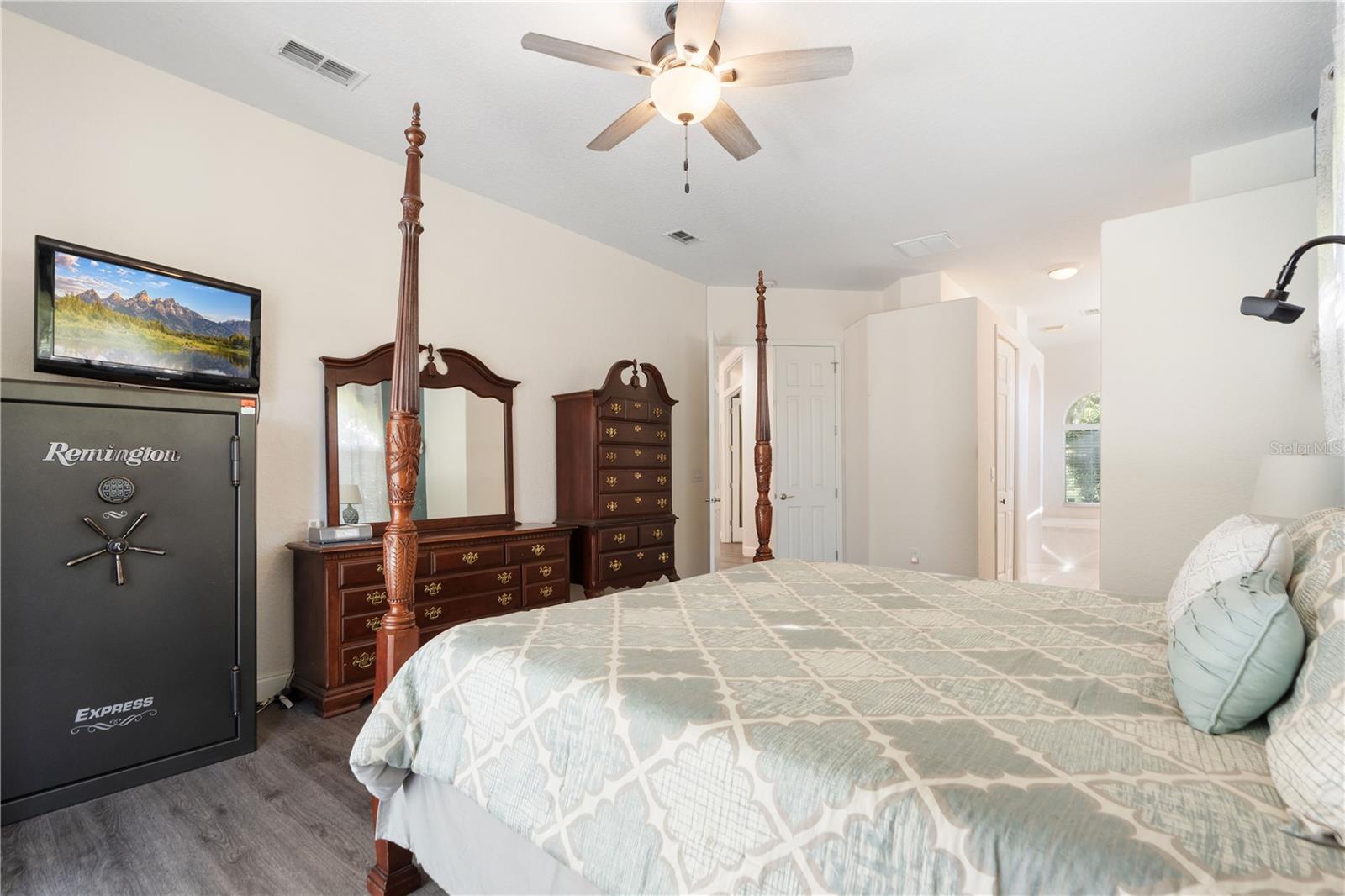 Image 31 of 58 For 9491 Tooke Shore Drive