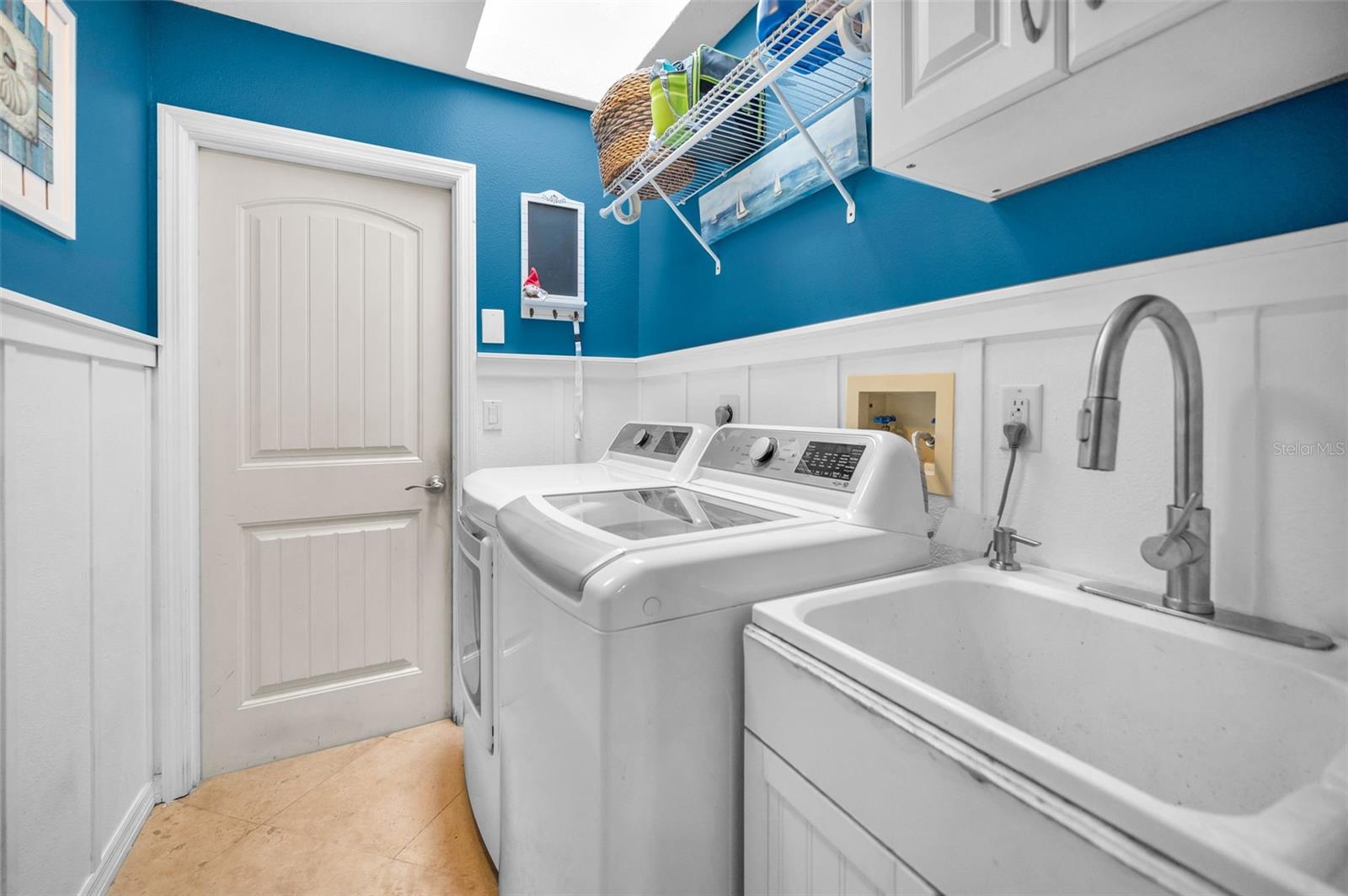Listing photo id 26 for 6104 Caliber Court